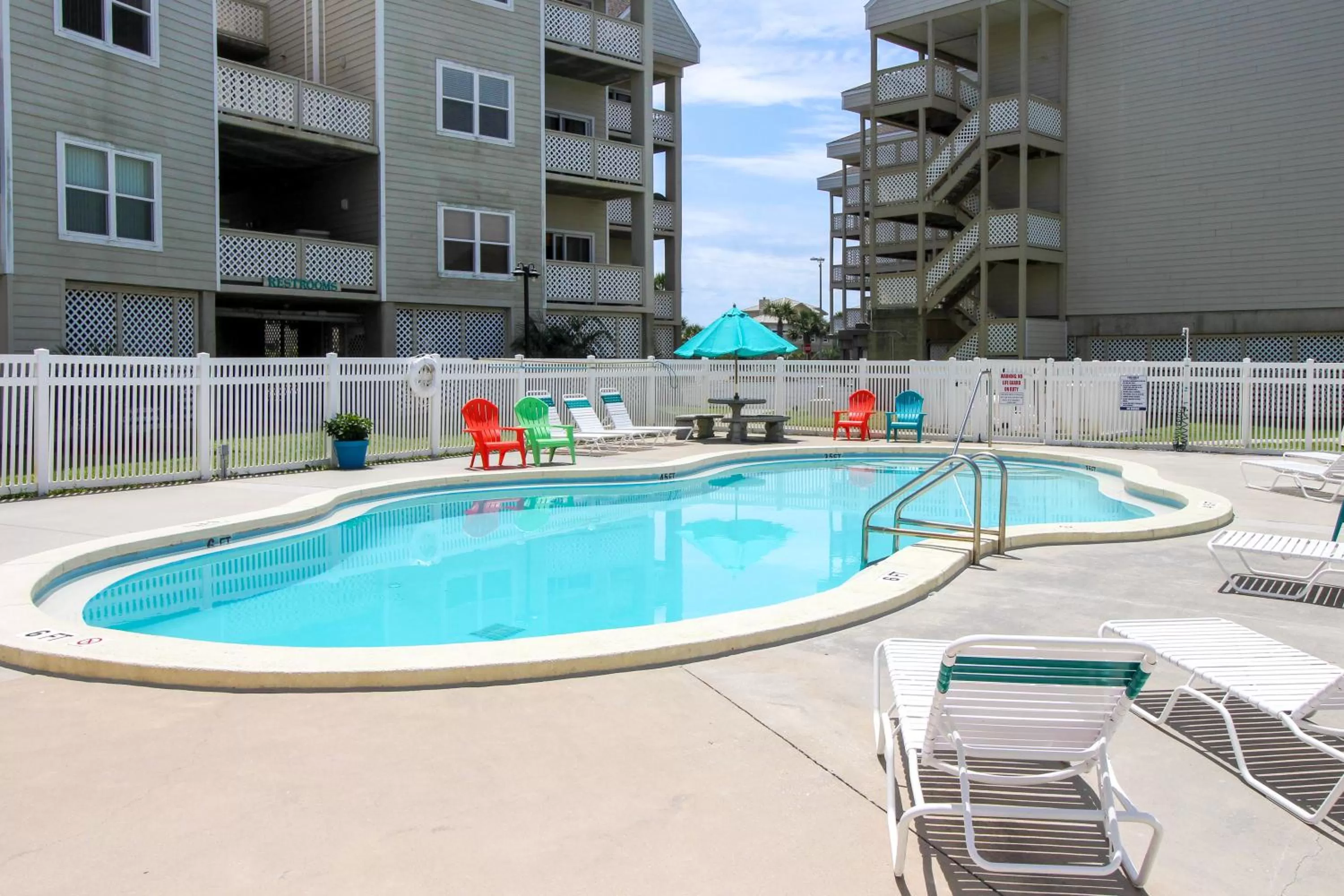 Swimming Pool in Bayview Beach Escape