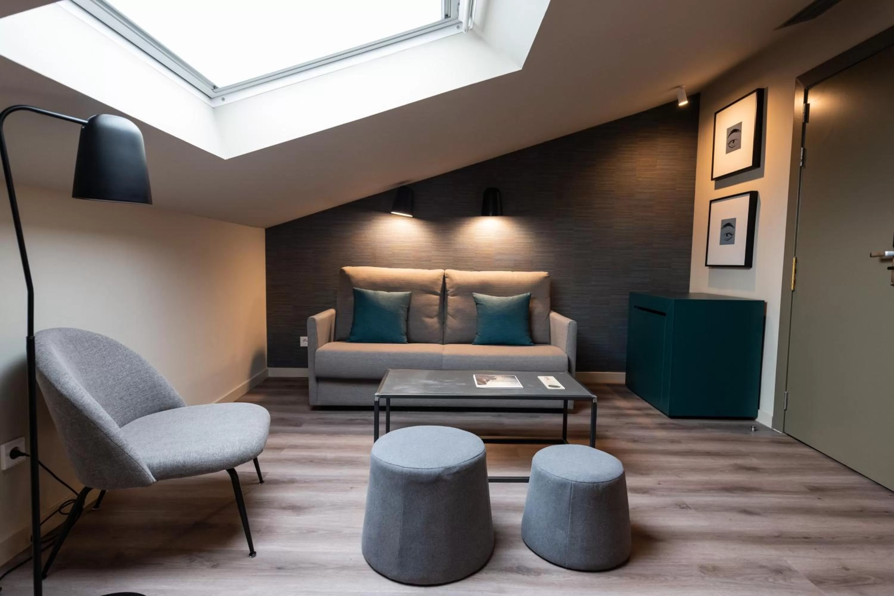 Seating area in Atenea Rekord Suites Barcelona