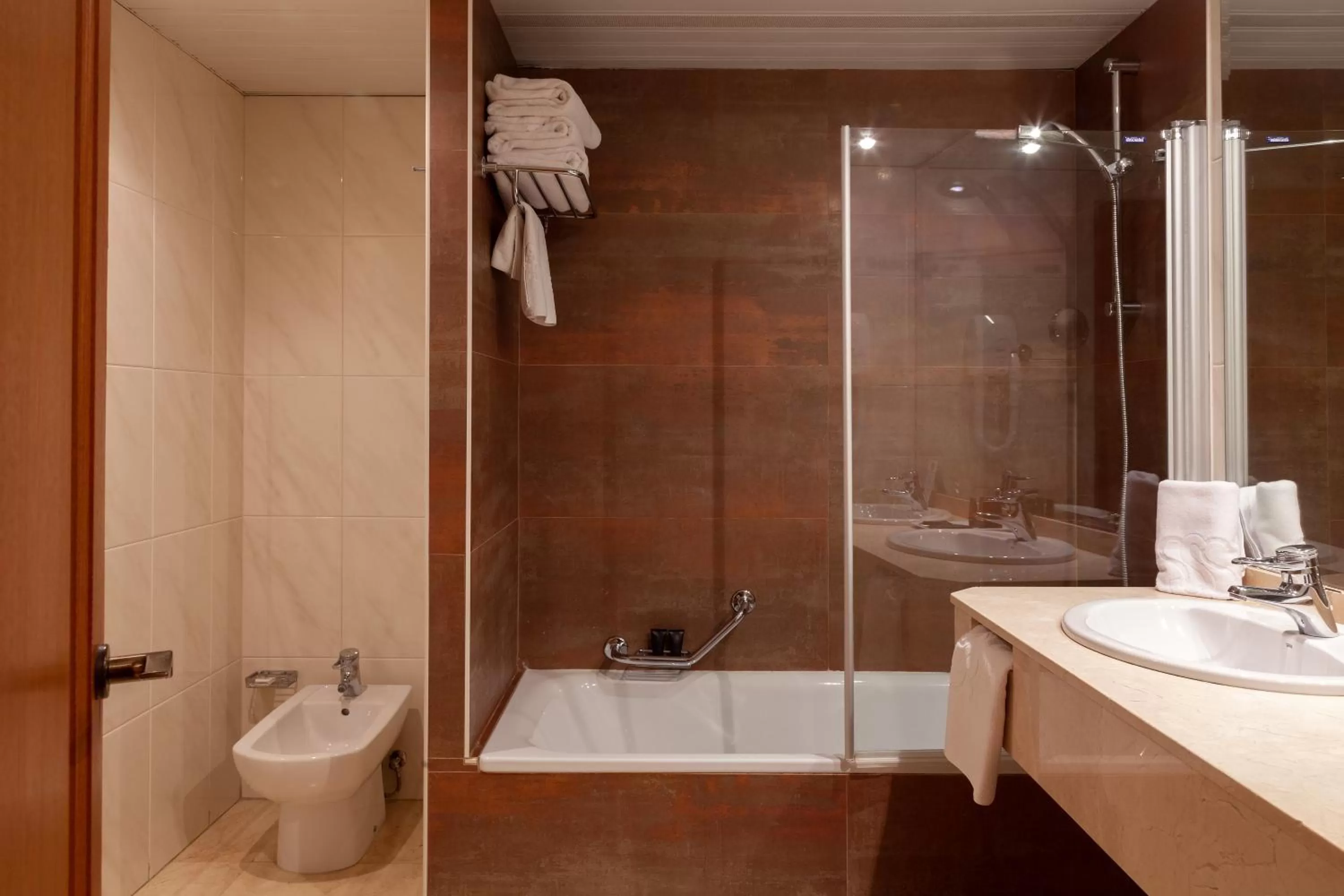 Bathroom in Hotel Hoyuela