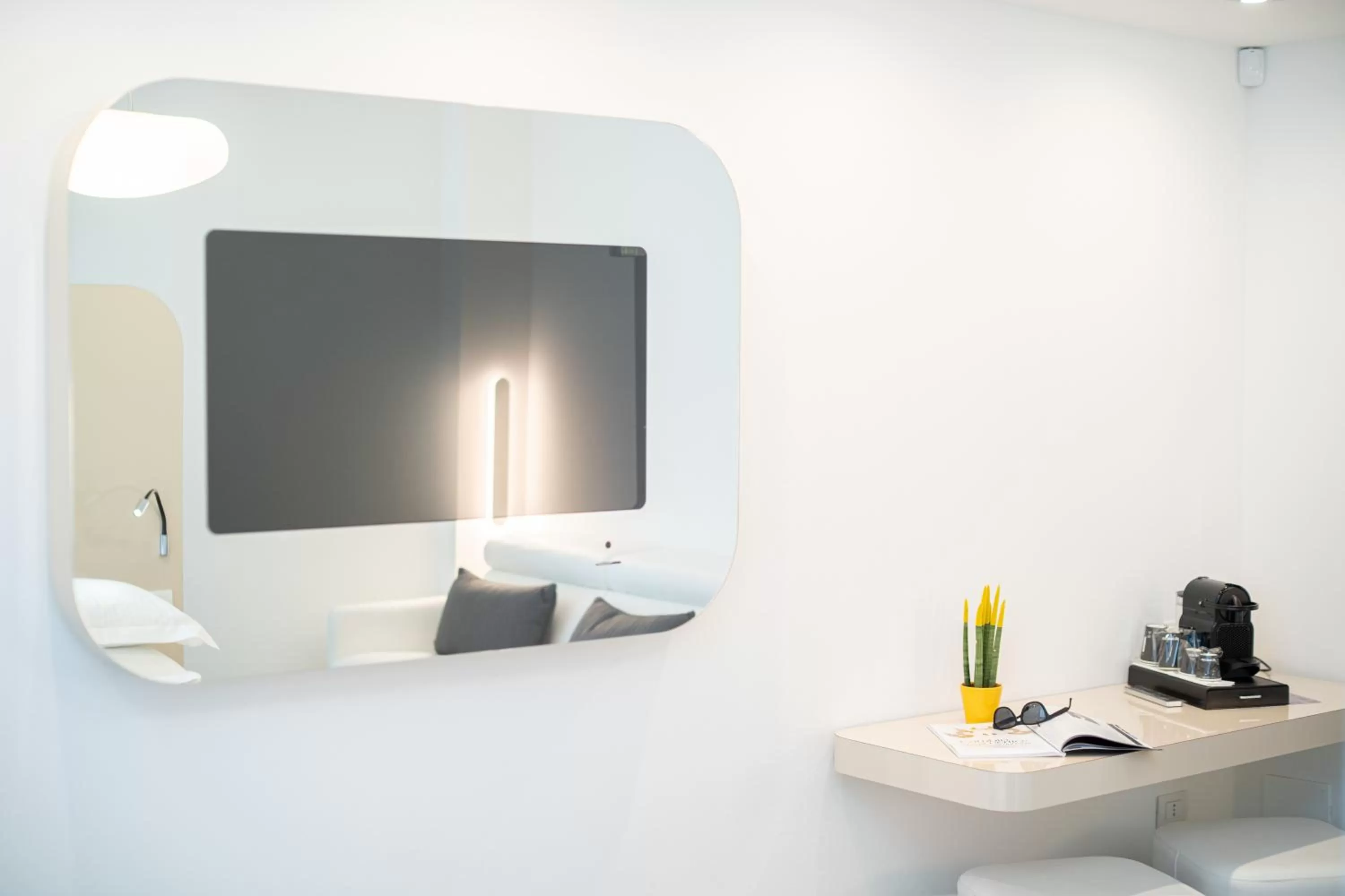 TV and multimedia in iConic Wellness Resort & Spa