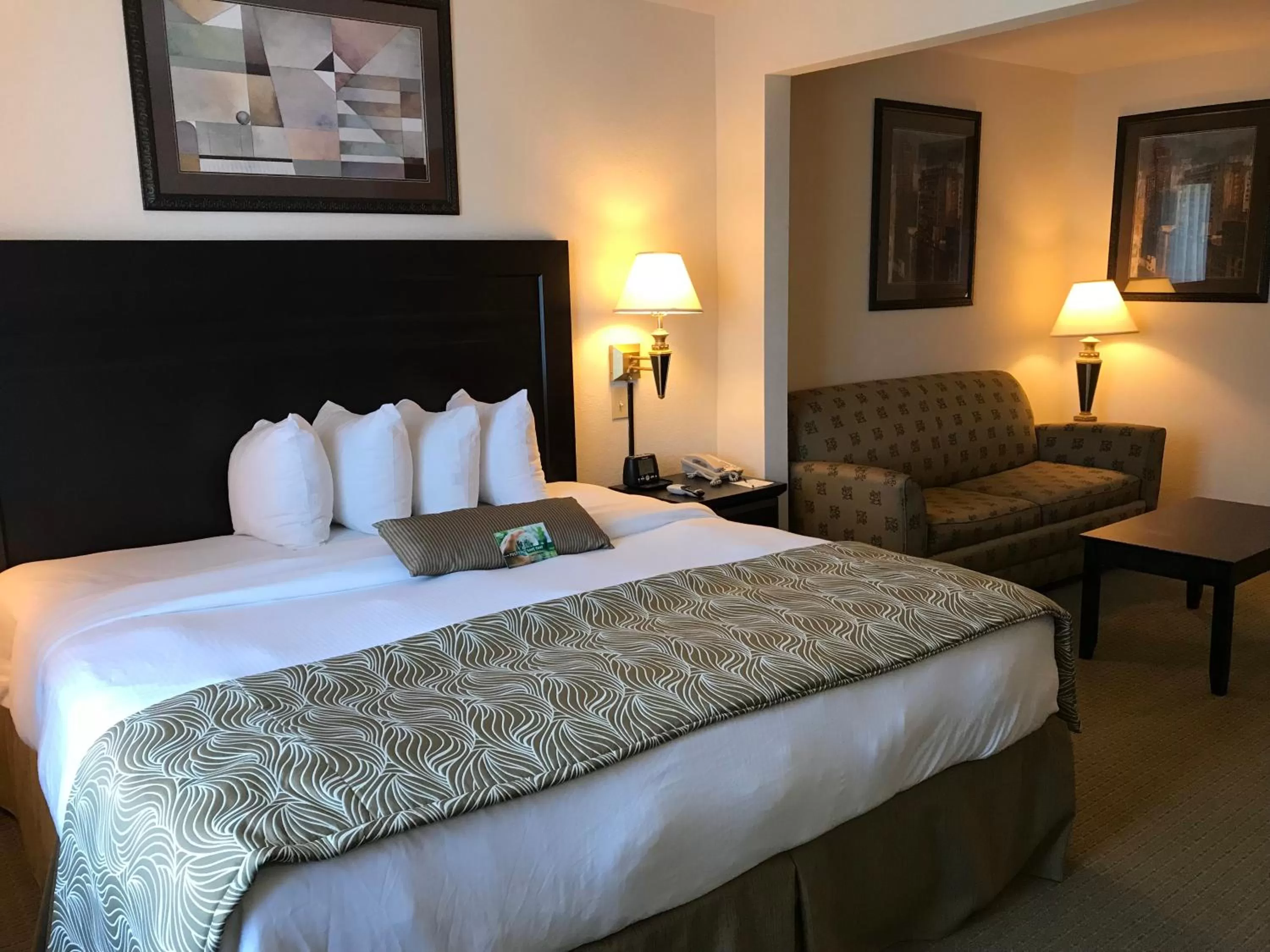 Bedroom, Bed in Wingate by Wyndham LaGrange