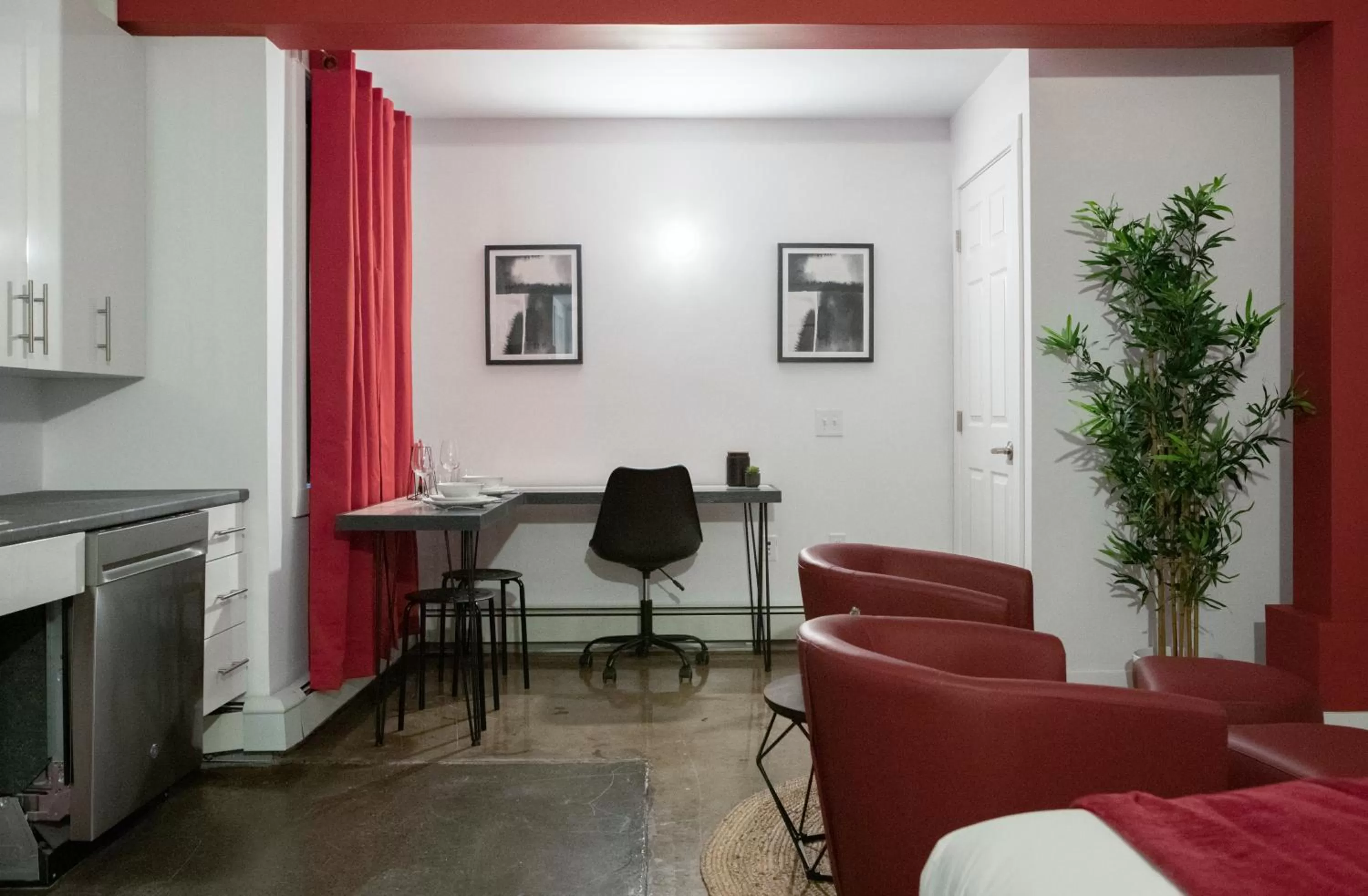 Cameo Hotel and Suites