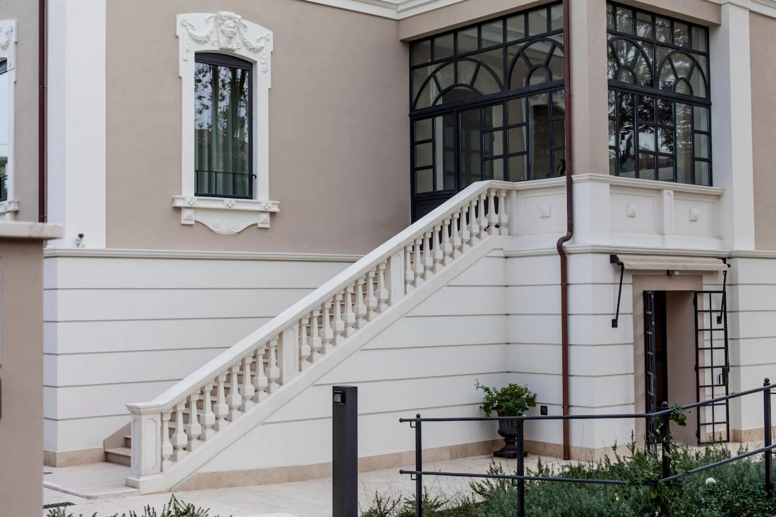 Property building in Hotel 900