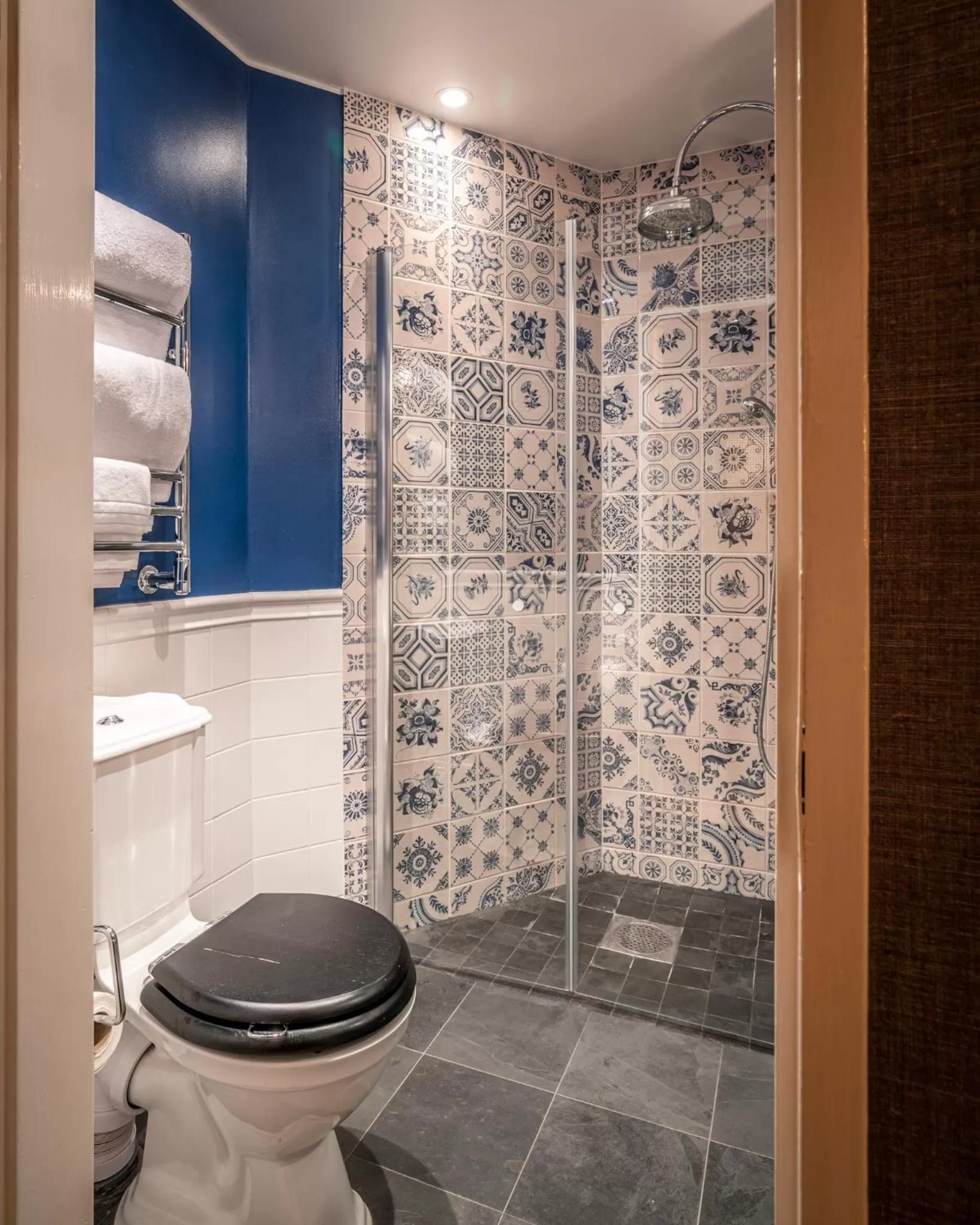 Bathroom in Victory Hotel