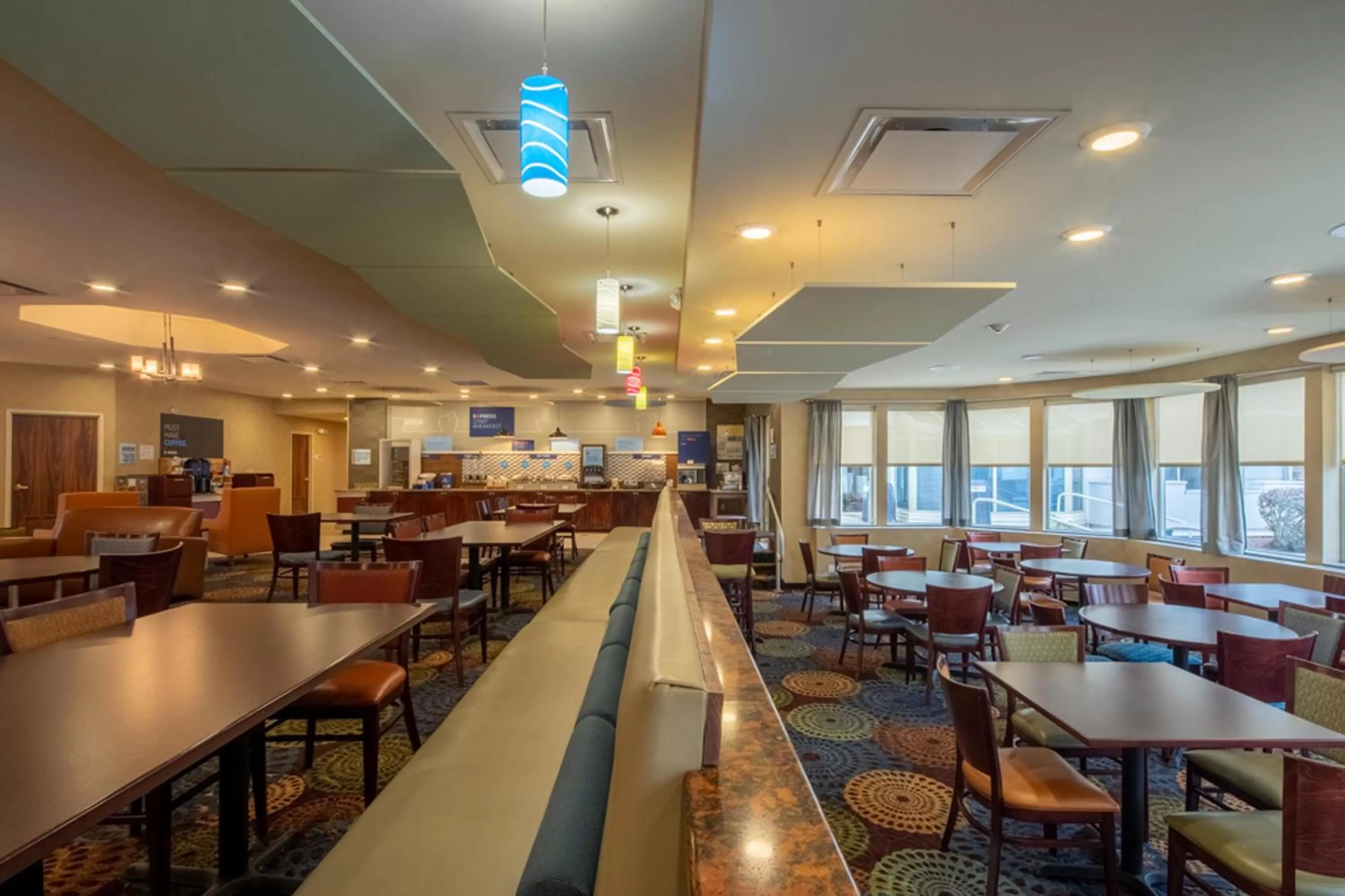 Property building in Holiday Inn Express Hotel & Suites Pittsburgh Airport by IHG
