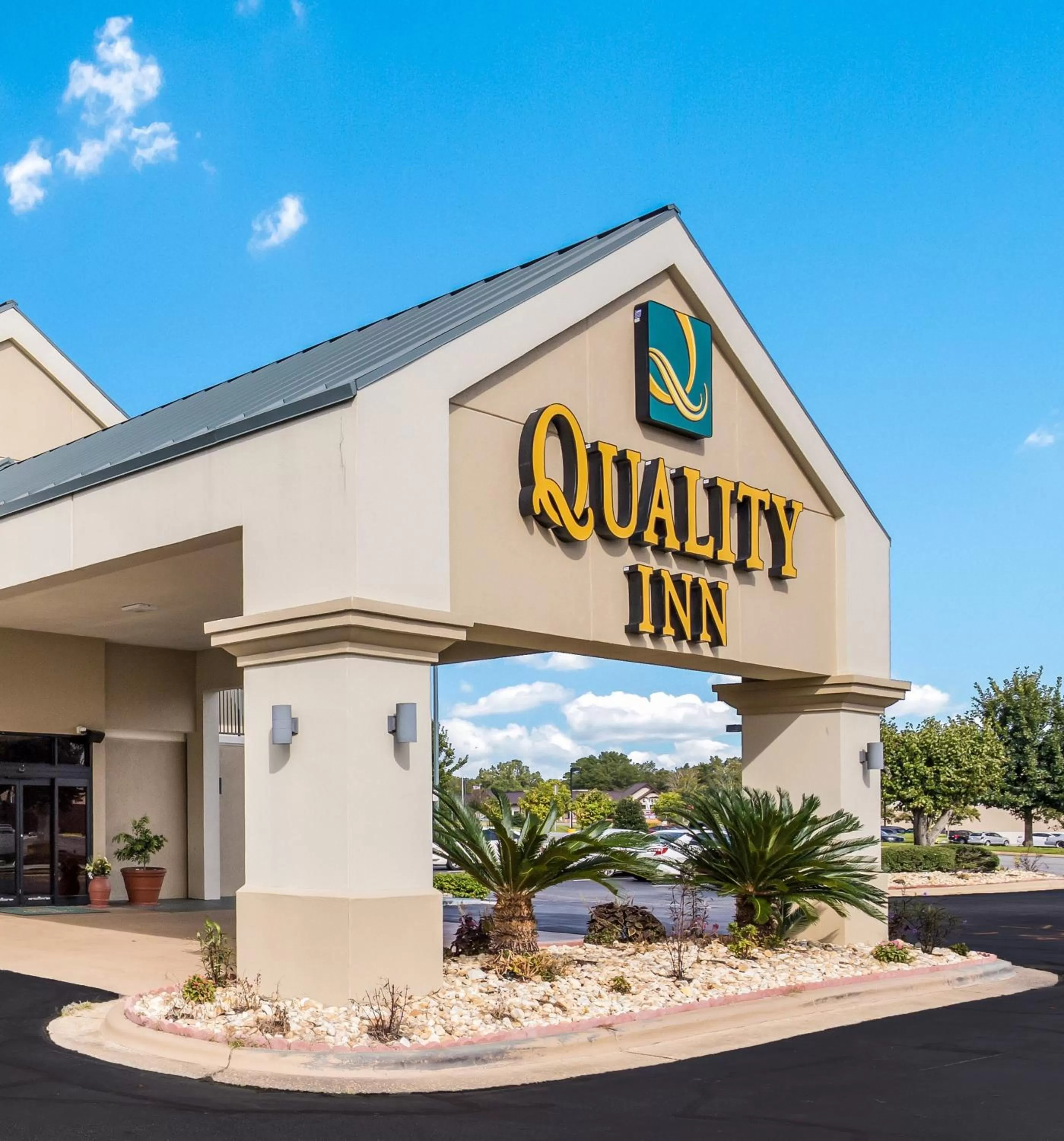 Property building in Quality Inn Albany
