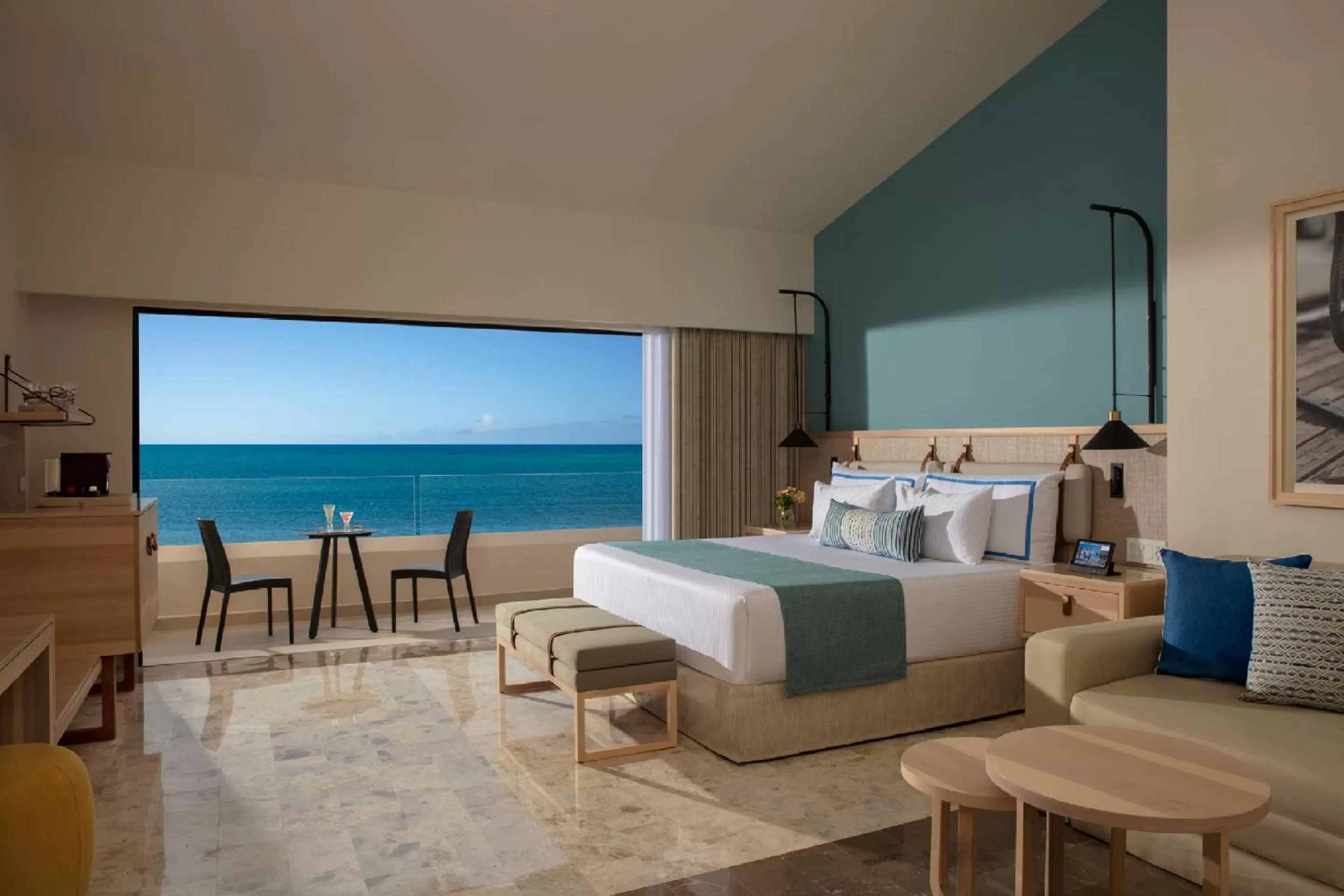 Sea view, Bed in Dreams Aventuras Riviera Maya - All Inclusive