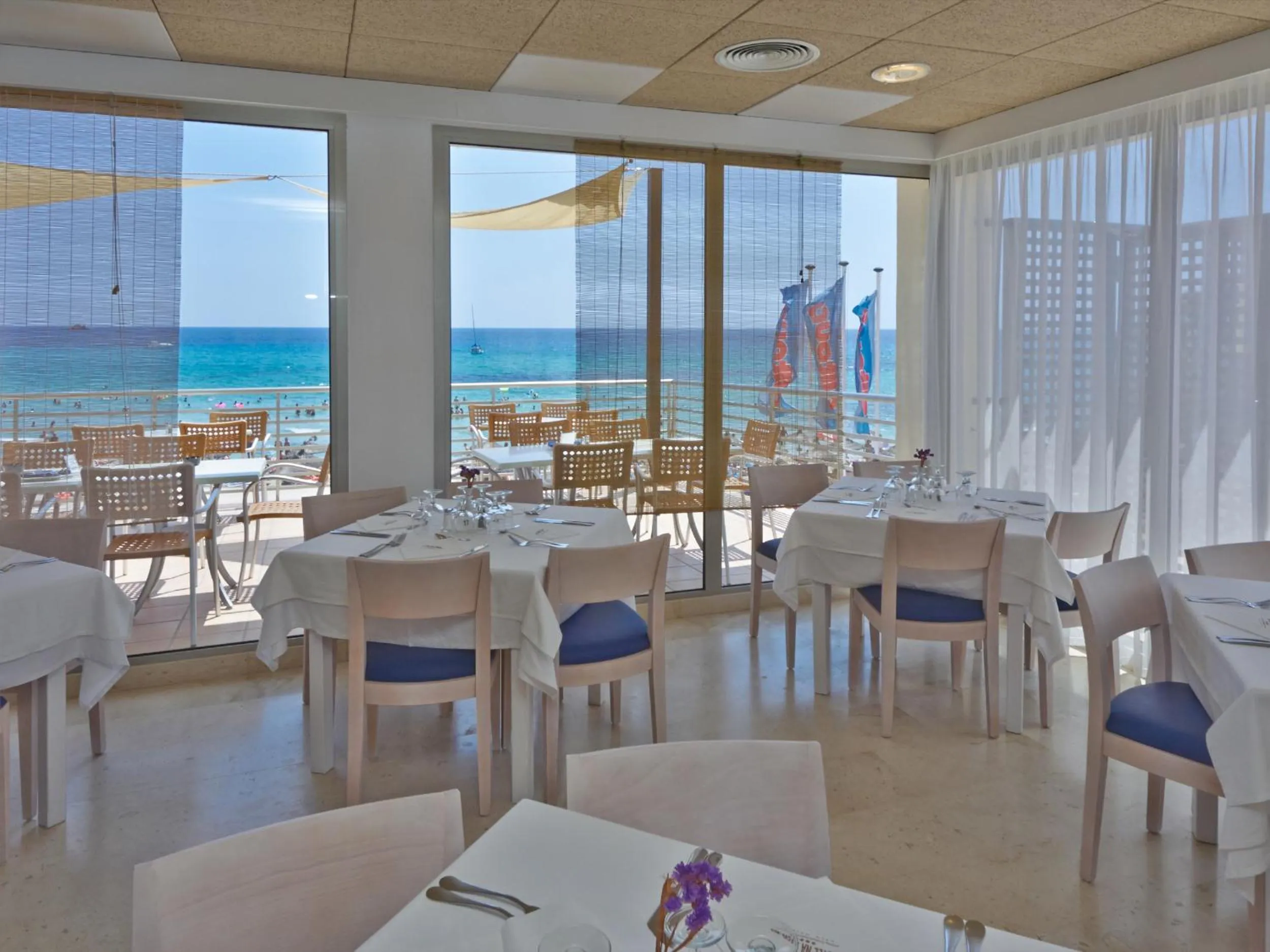 Restaurant/places to eat in Hotel Na Forana