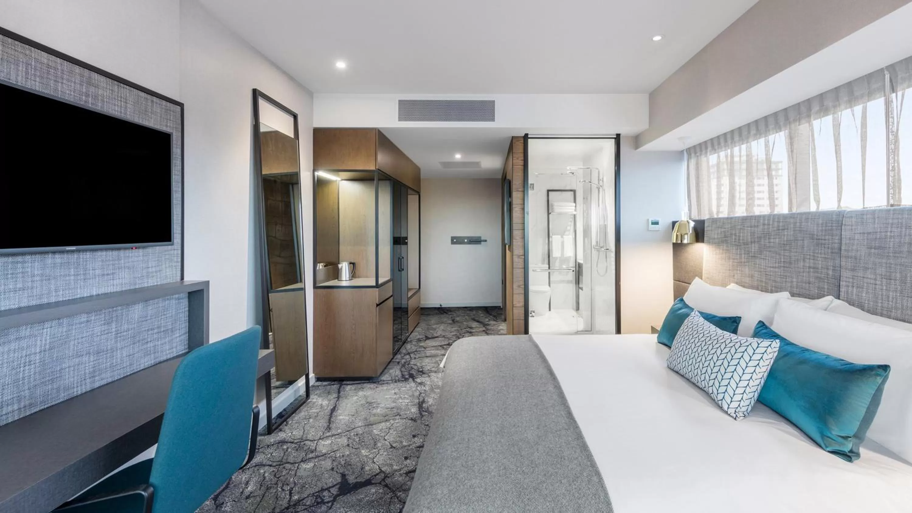 Photo of the whole room, Bed in Crowne Plaza Christchurch by IHG