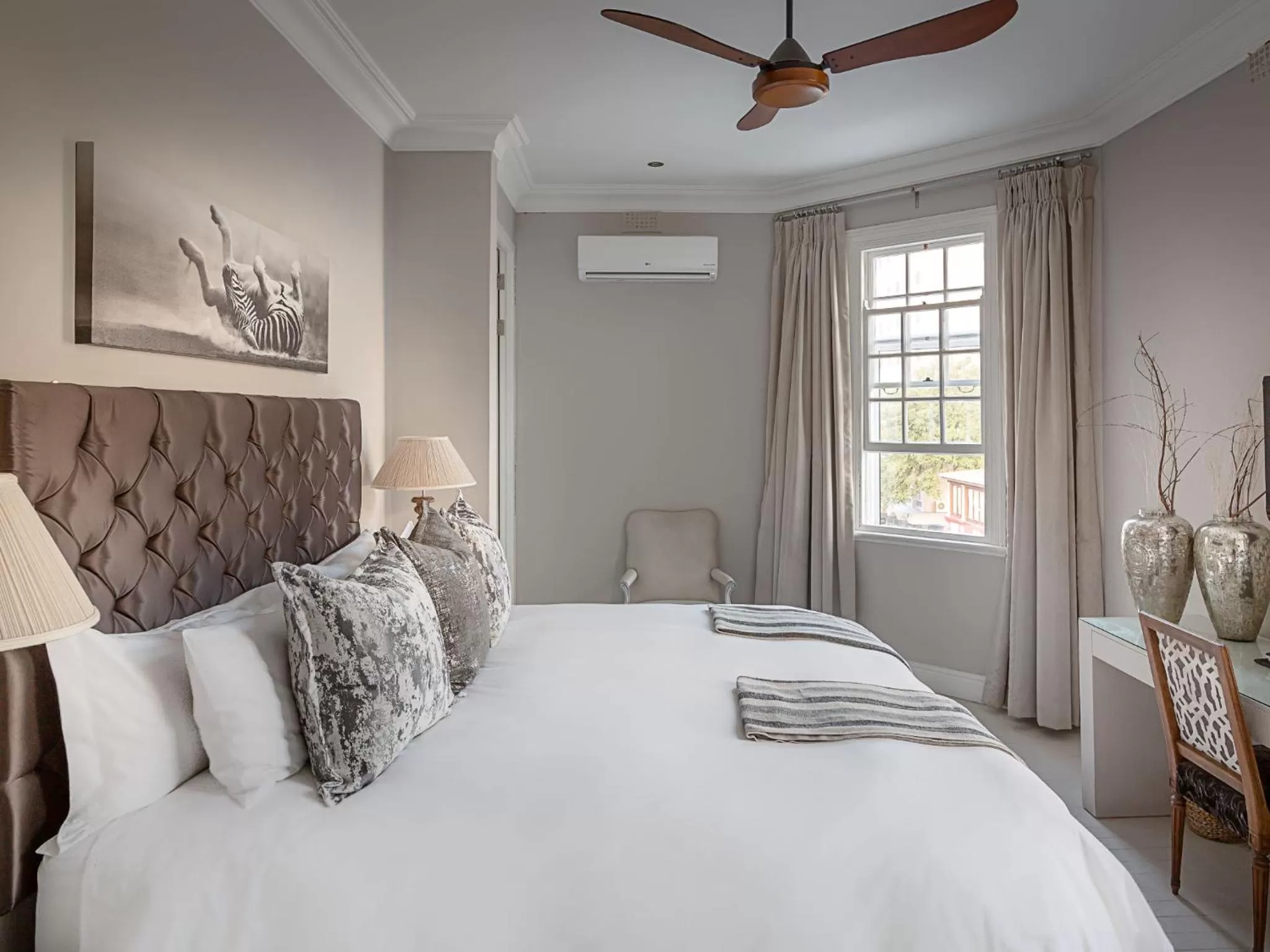 Photo of the whole room, Bed in Long Street Boutique Hotel