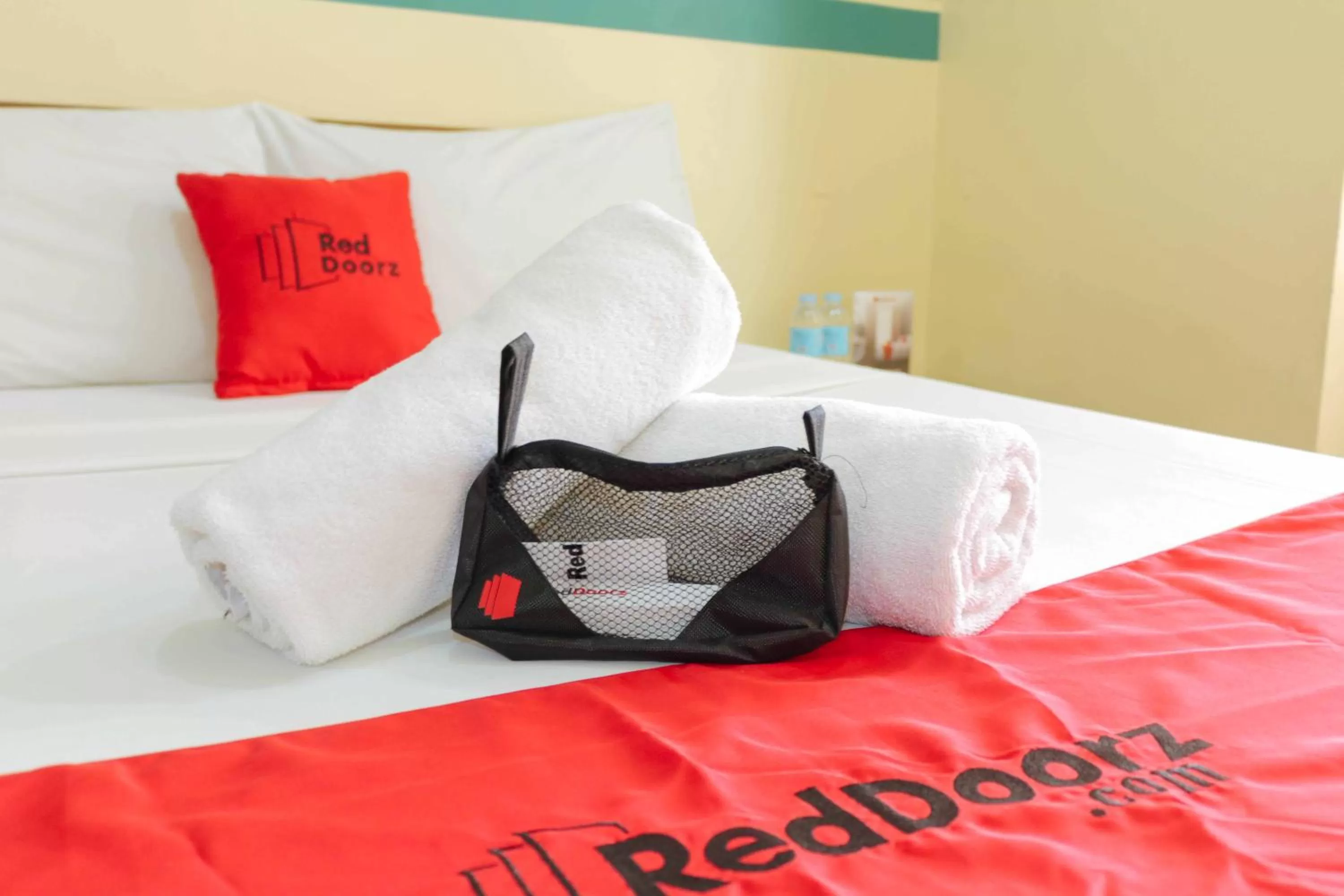 Double Room in RedDoorz @ MJ Cuenco Avenue Cebu