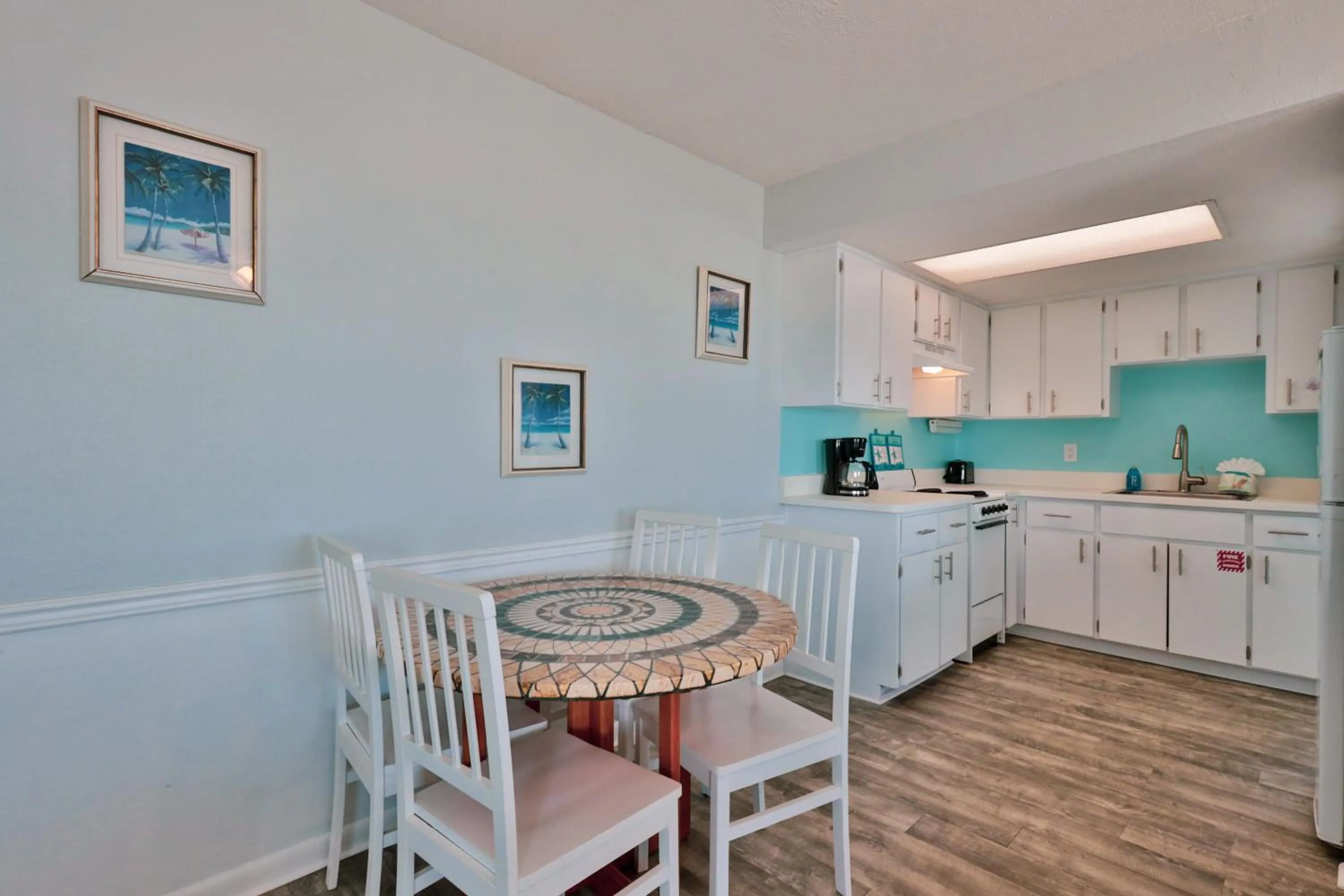 Kitchen or kitchenette in Coastal Waters