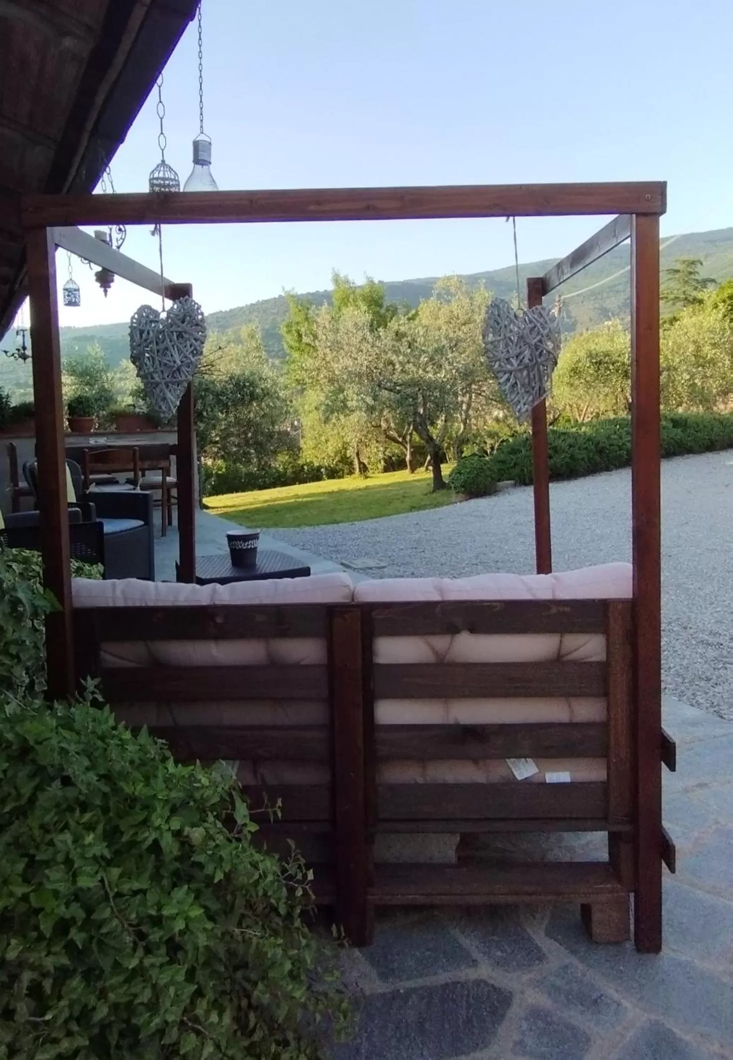 Patio in La Casa tra Gli Ulivi Cottage House