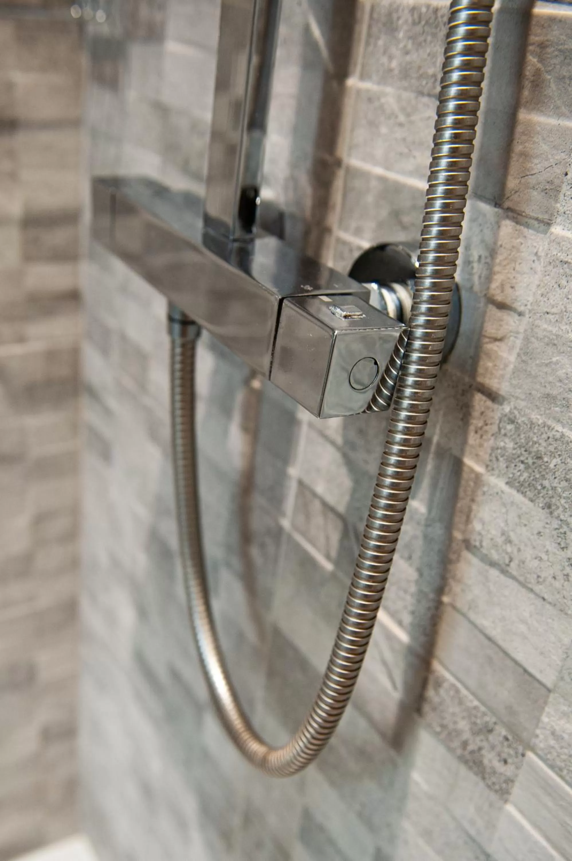 Shower in Osborne Hotel