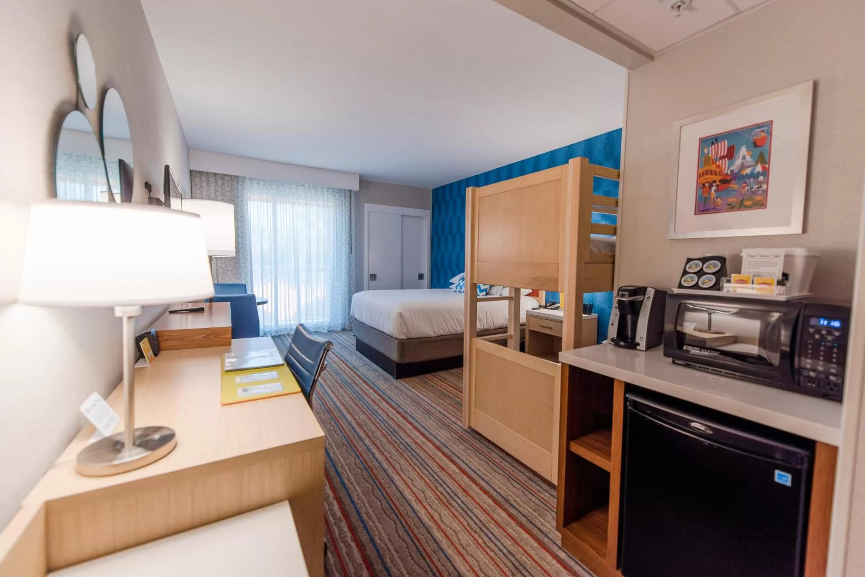 Bed in Howard Johnson by Wyndham Anaheim Hotel & Water Playground