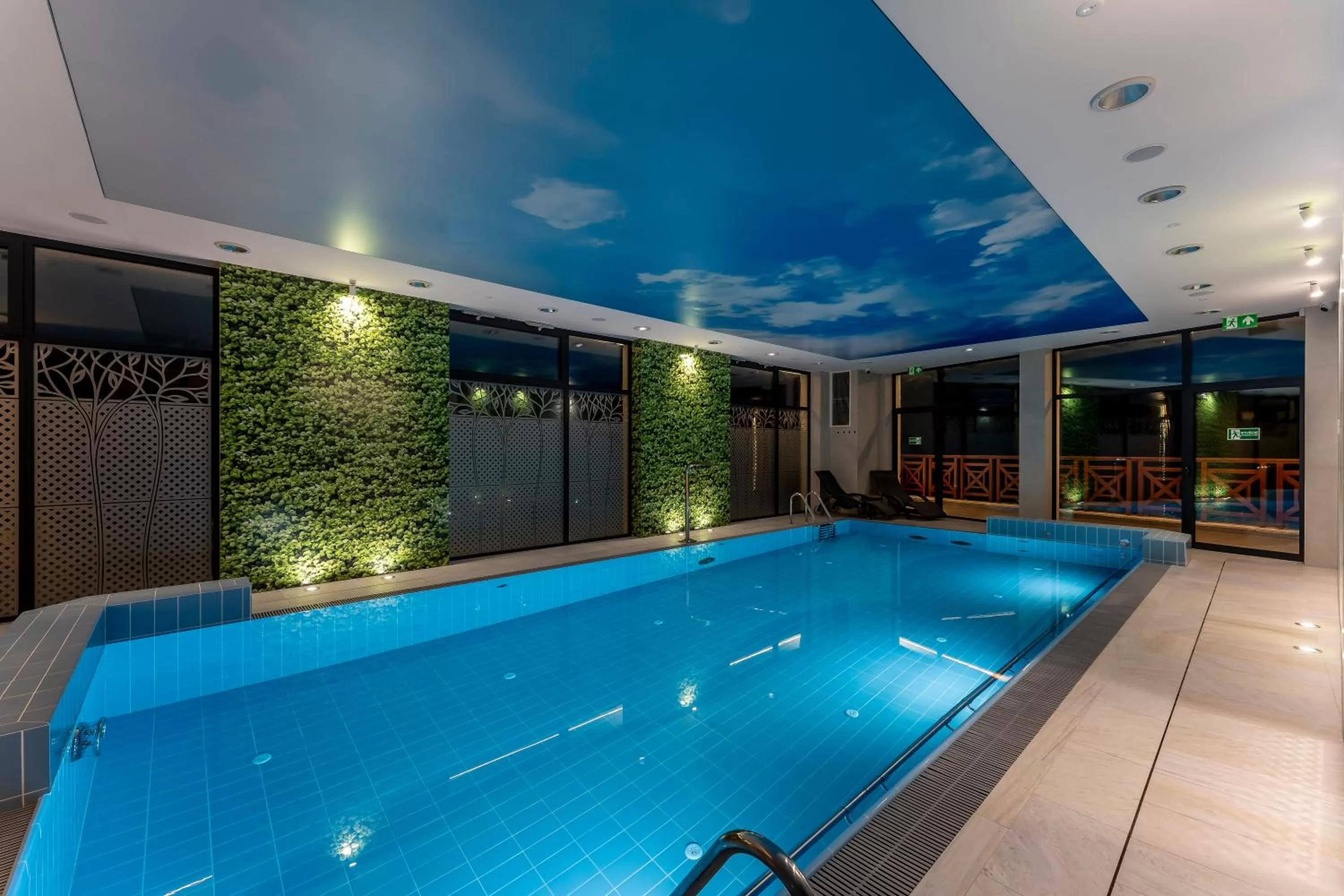 Swimming pool in Aura Medical SPA Nałęczów