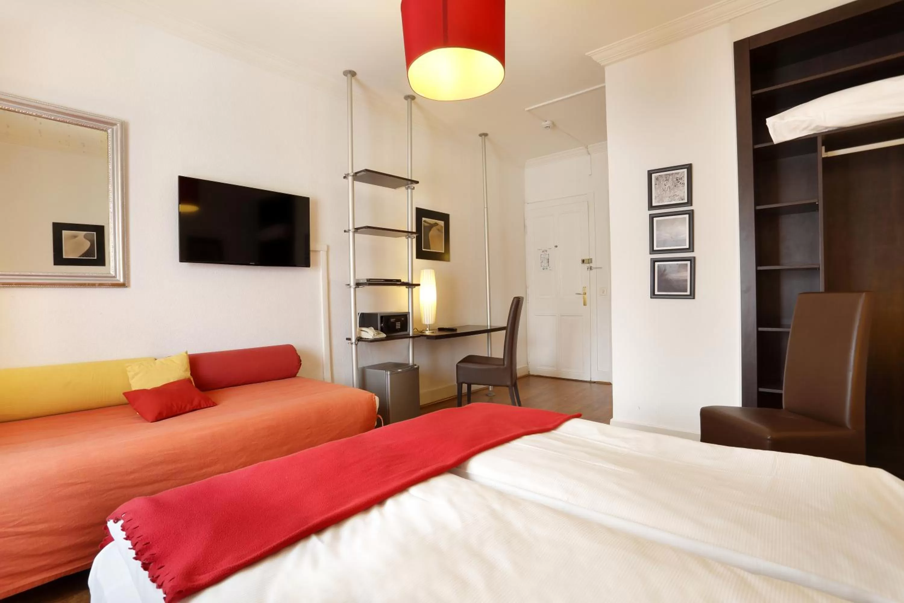 Studio (3 Adults) in Hotel Tor