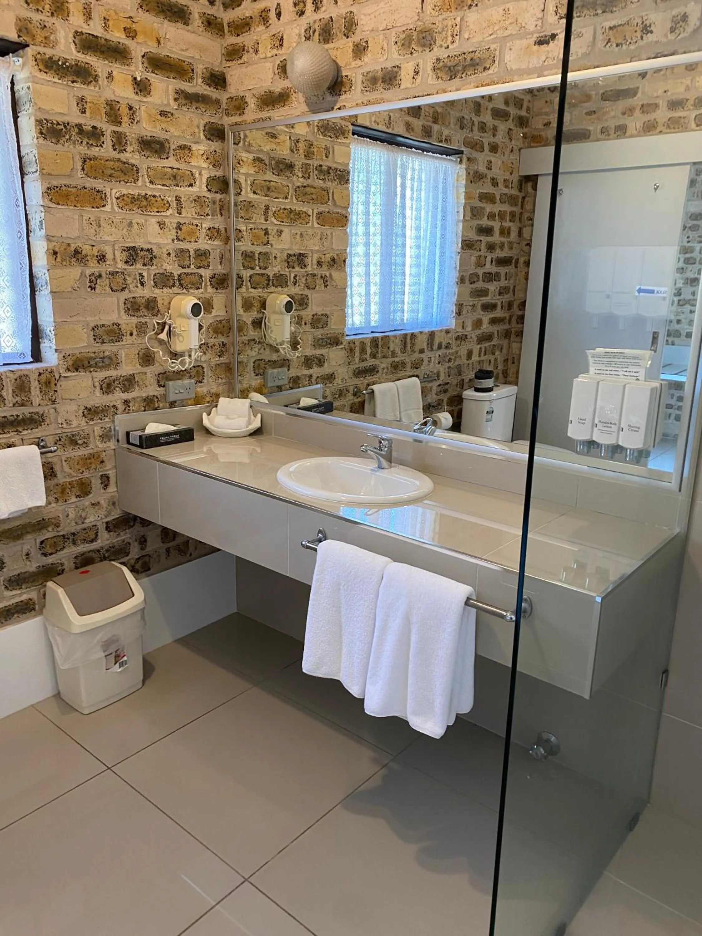 Shower in Sir Francis Drake