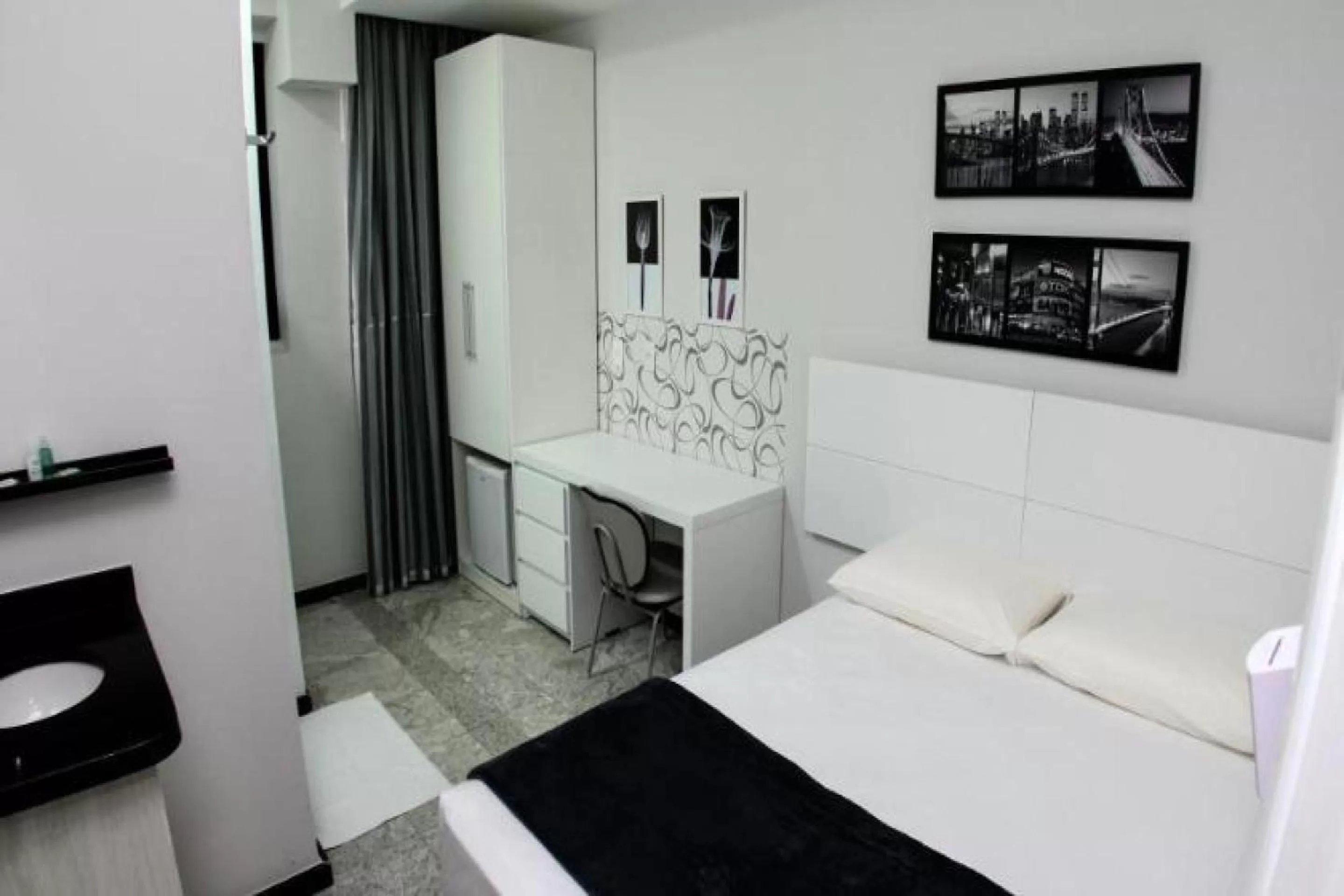 Bedroom, Bed in Compacto Hotel