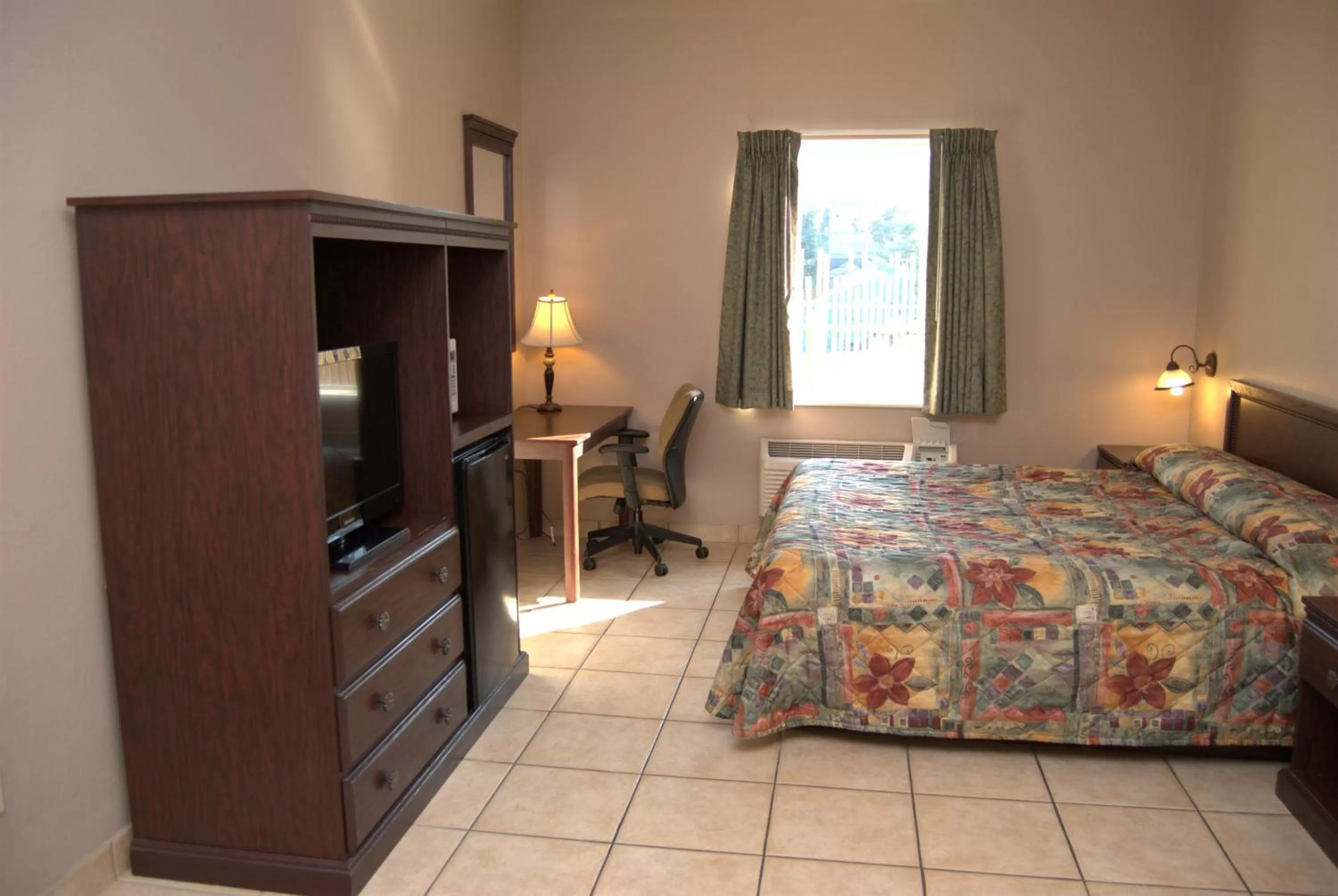 TV and multimedia, TV/Entertainment Center in Commodore Resort