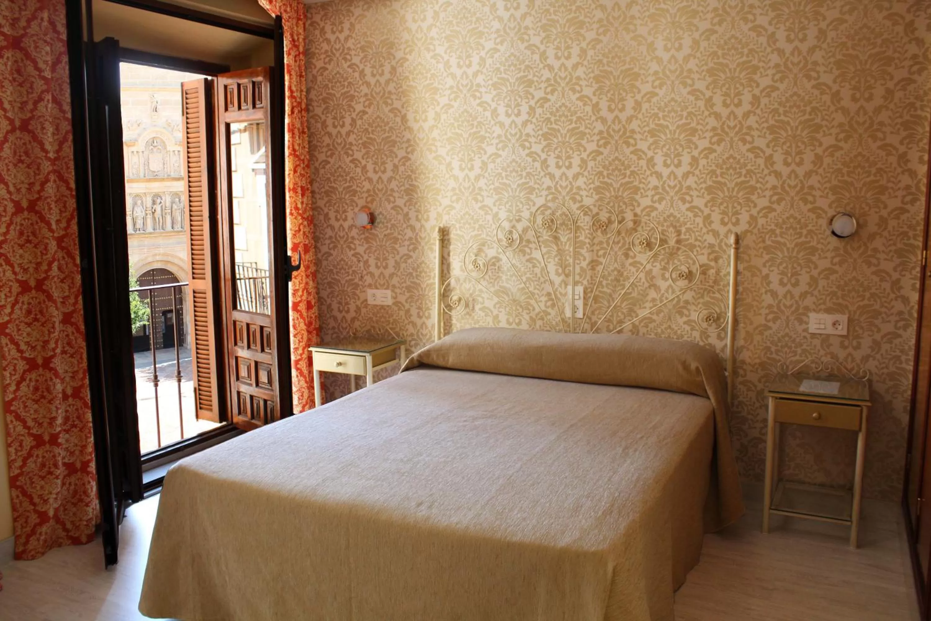 Photo of the whole room, Bed in Hotel Manzanito