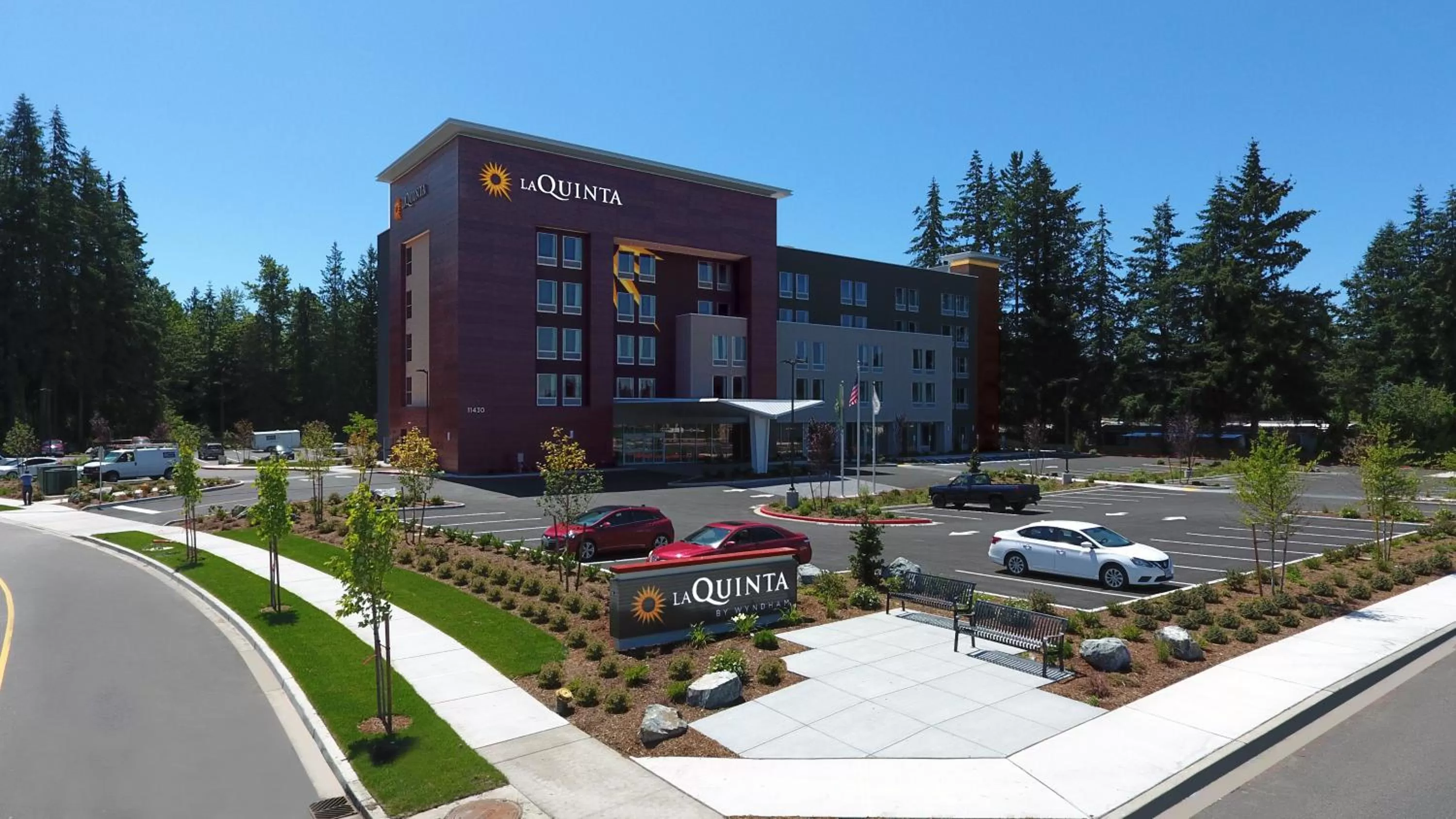 Facade/entrance in La Quinta Inn & Suites by Wyndham Marysville