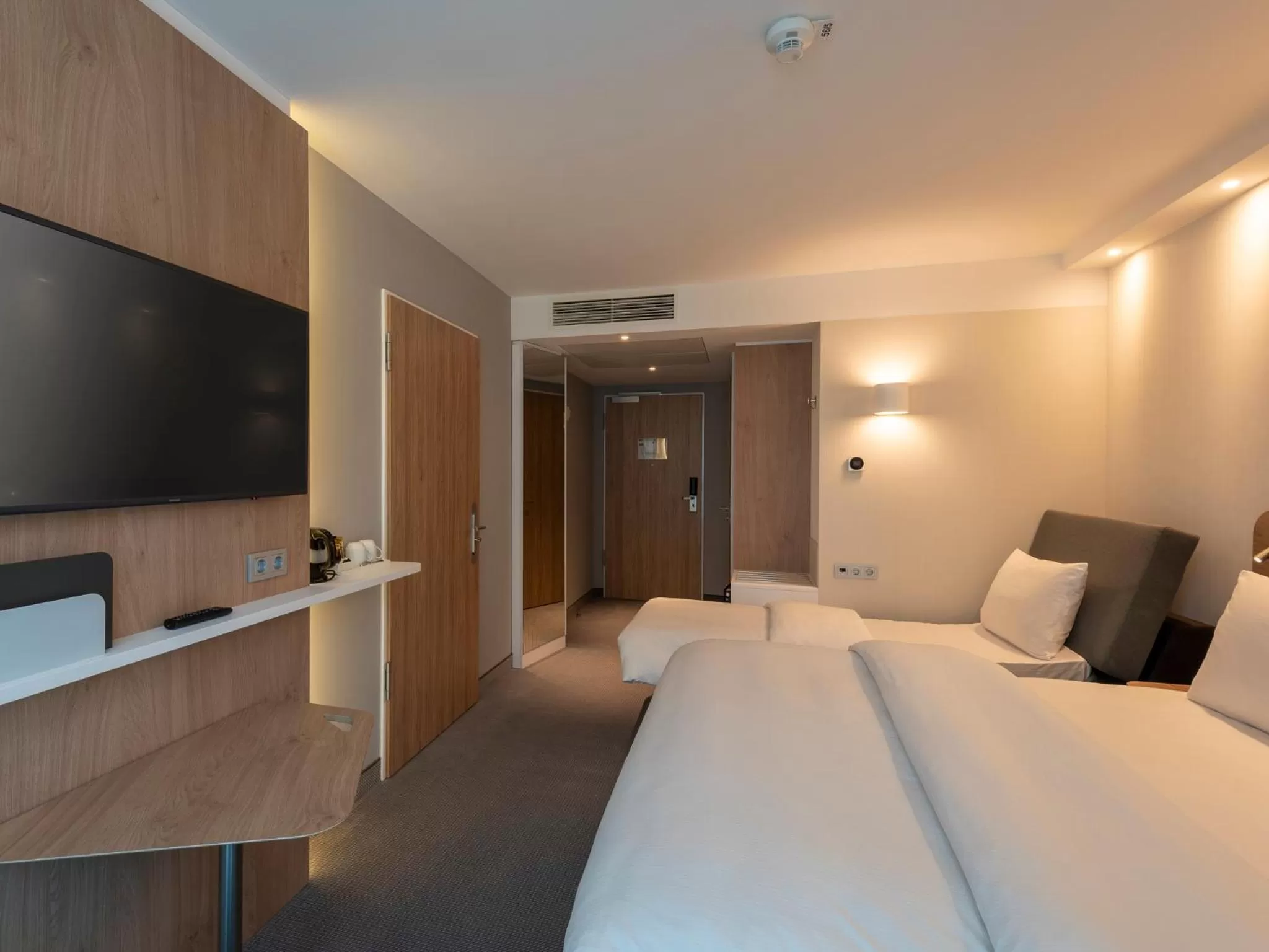 Bed in Holiday Inn Express - Offenbach by IHG
