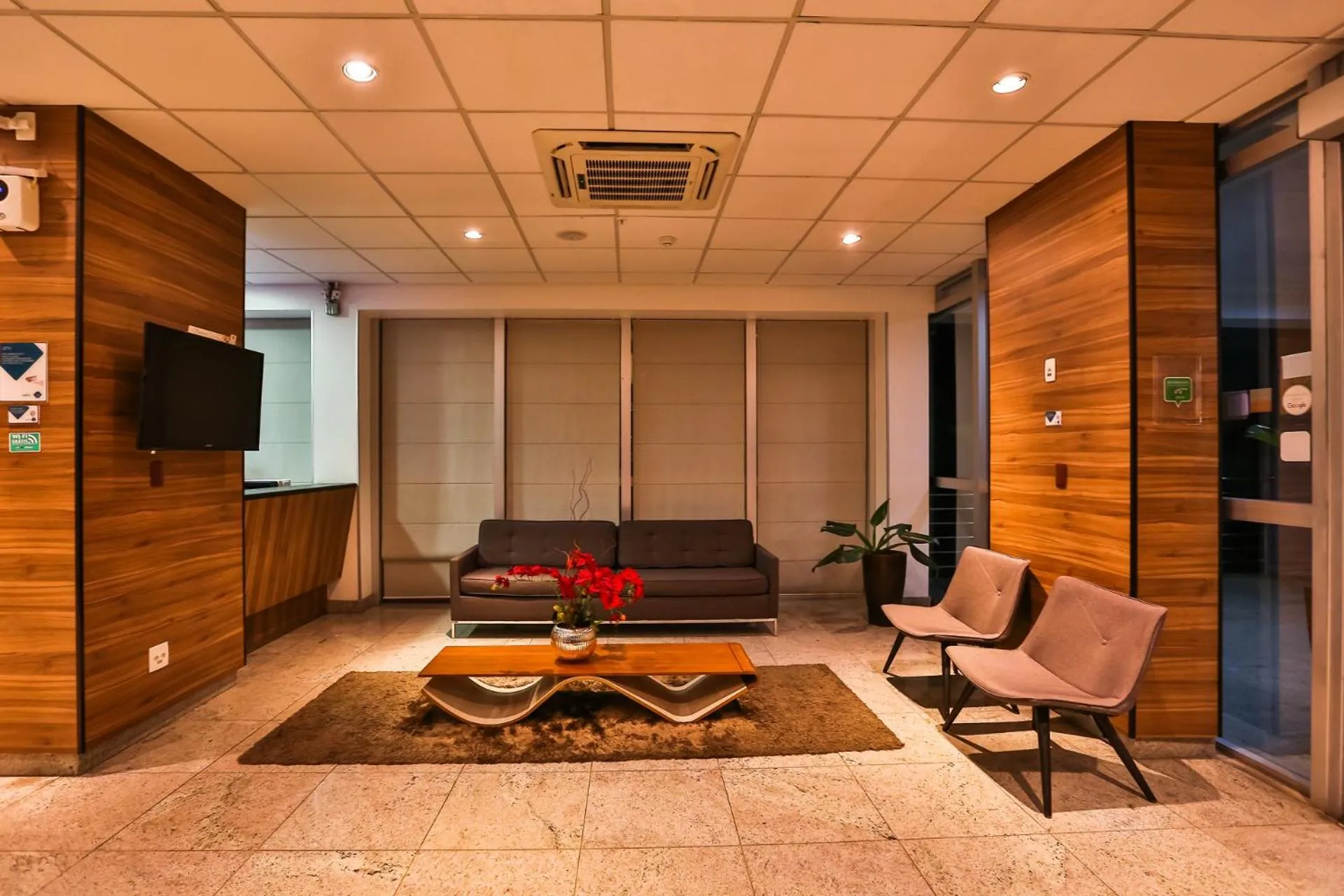 Living room in San Diego Express Barro Preto