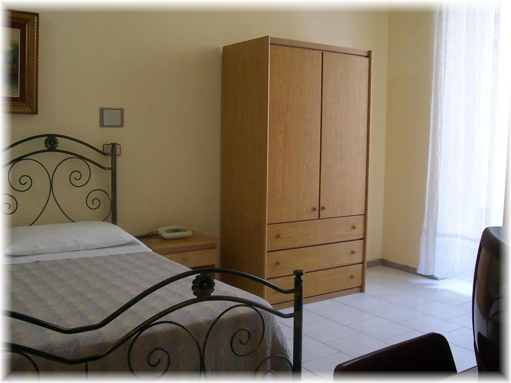 Bedroom, Bed in Hotel Pensione Romeo