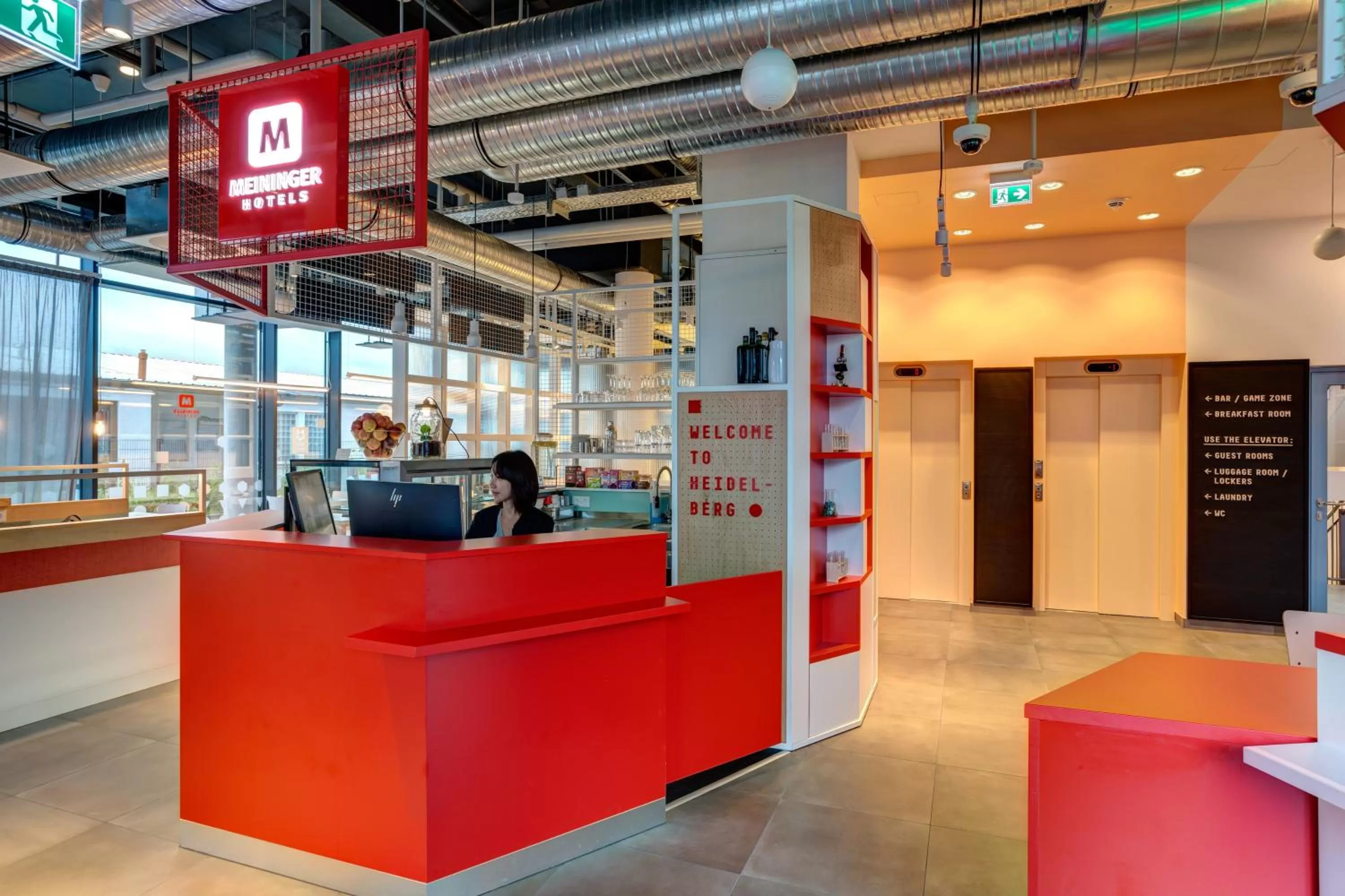 Lobby or reception in MEININGER Hotel Heidelberg Hauptbahnhof