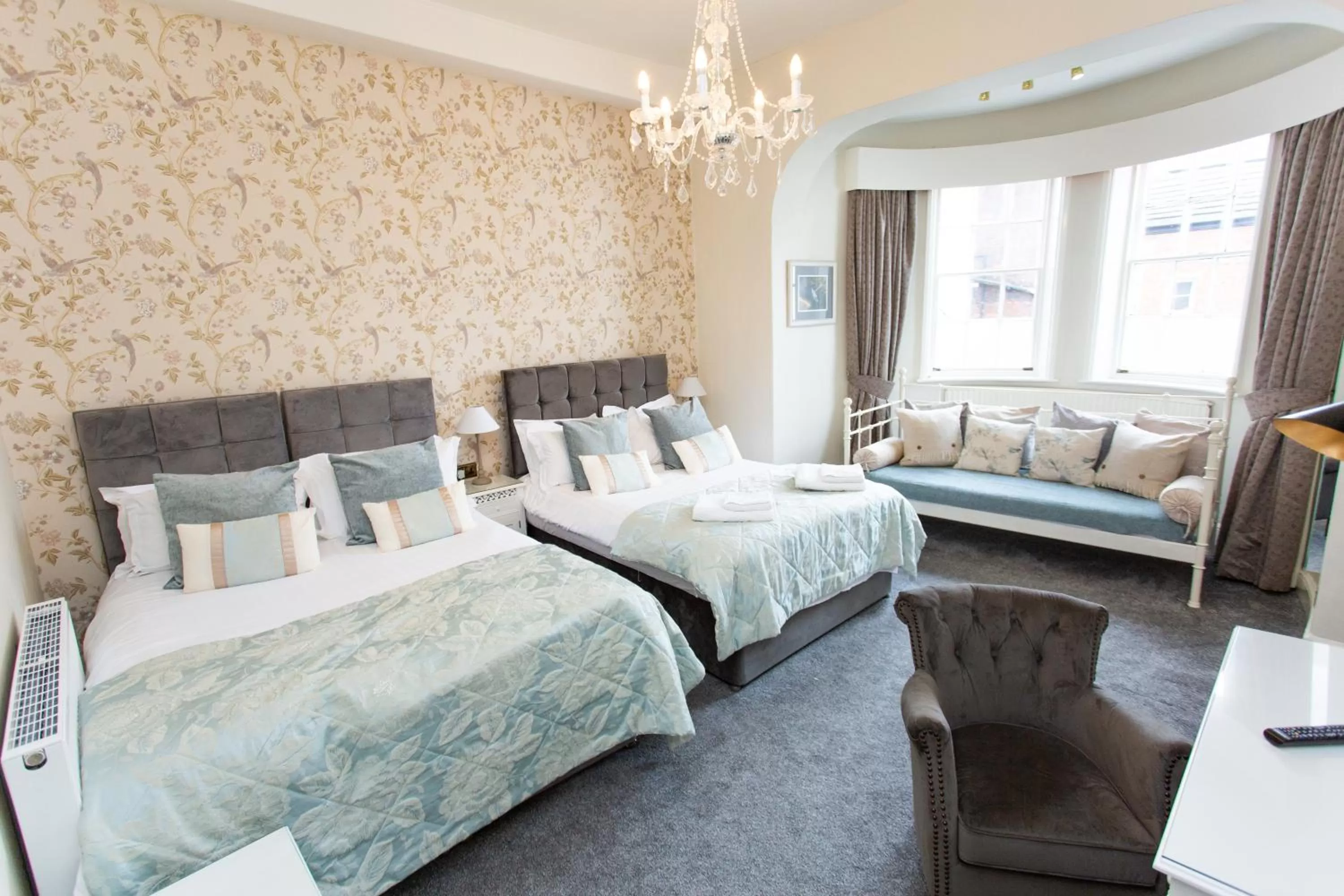 Bed in The Queens Hotel