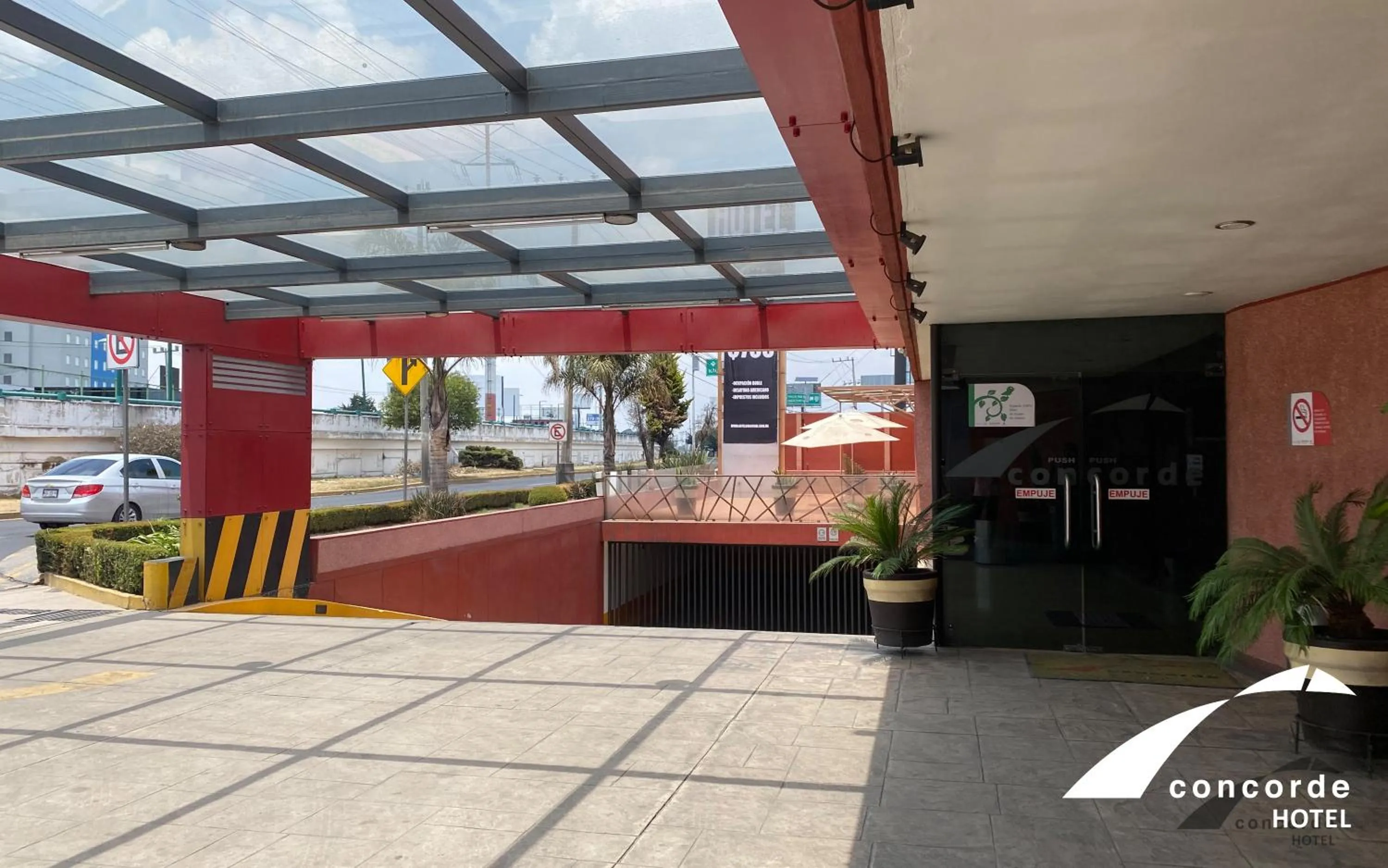 Facade/entrance in Hotel Concorde Toluca