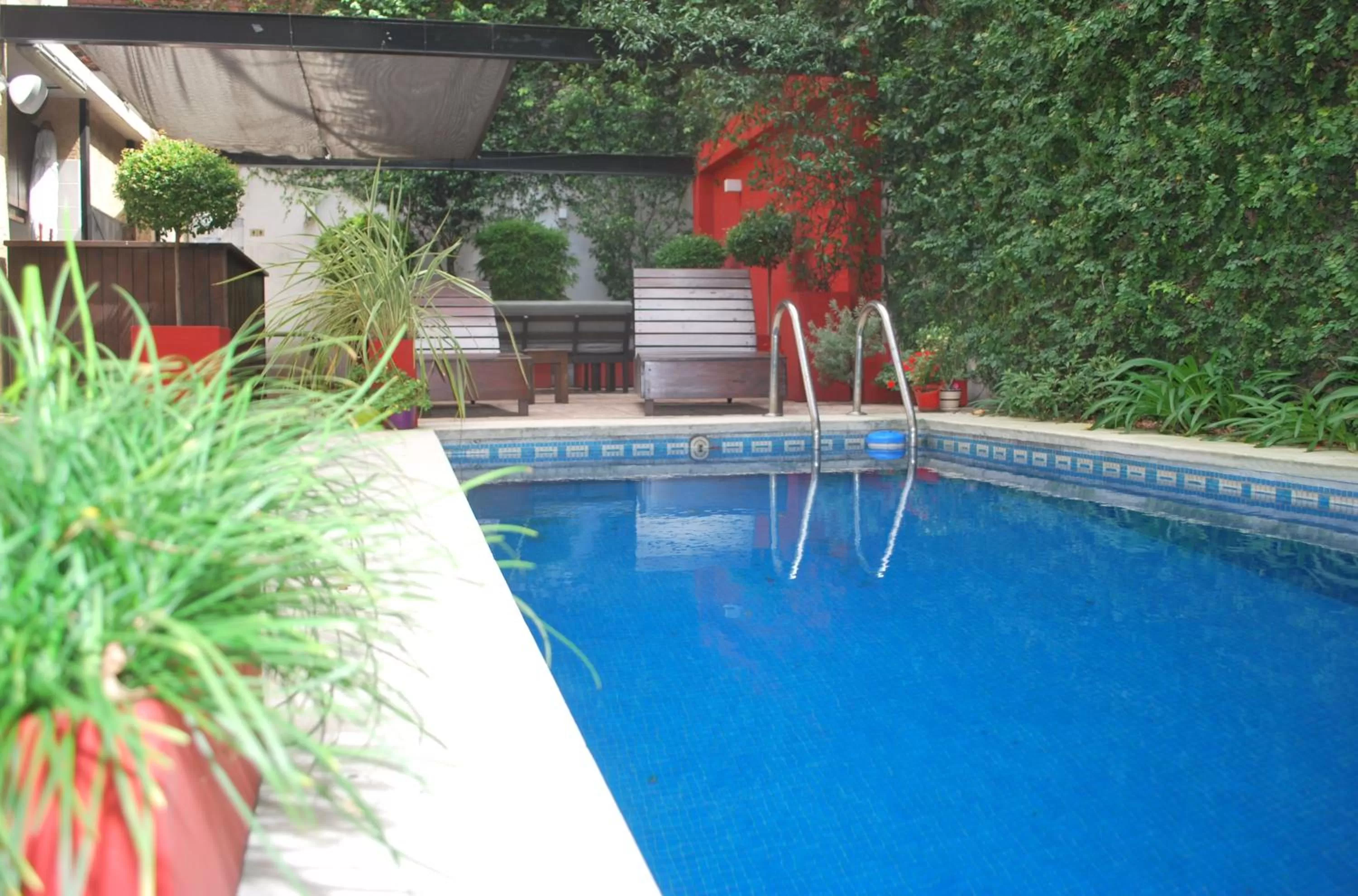 Swimming pool in Ribera Sur Hotel