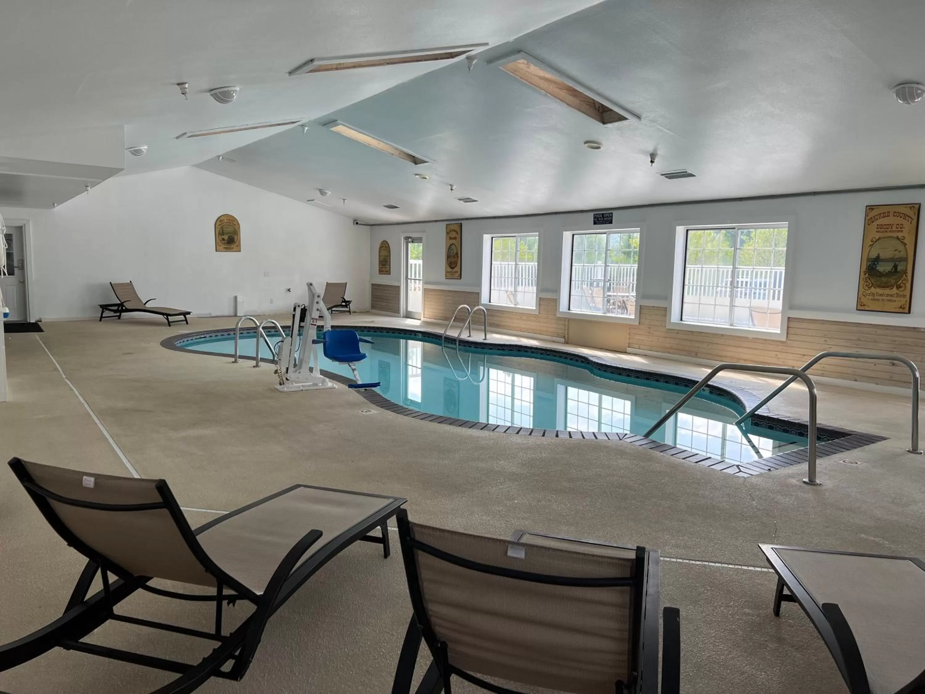 Swimming pool in Quality Inn & Suites Red Wing