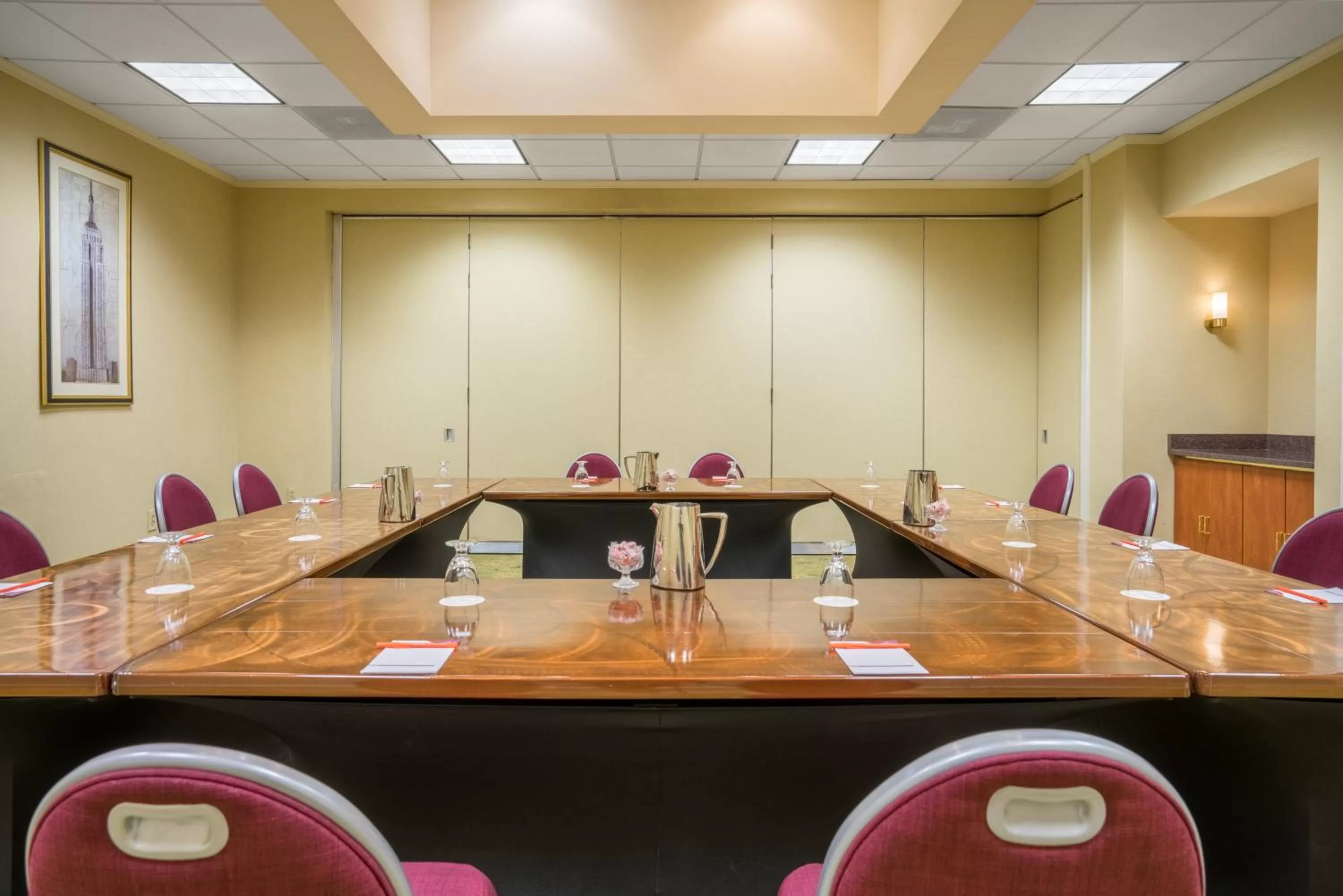 Meeting/conference room in Crowne Plaza Dulles Airport by IHG