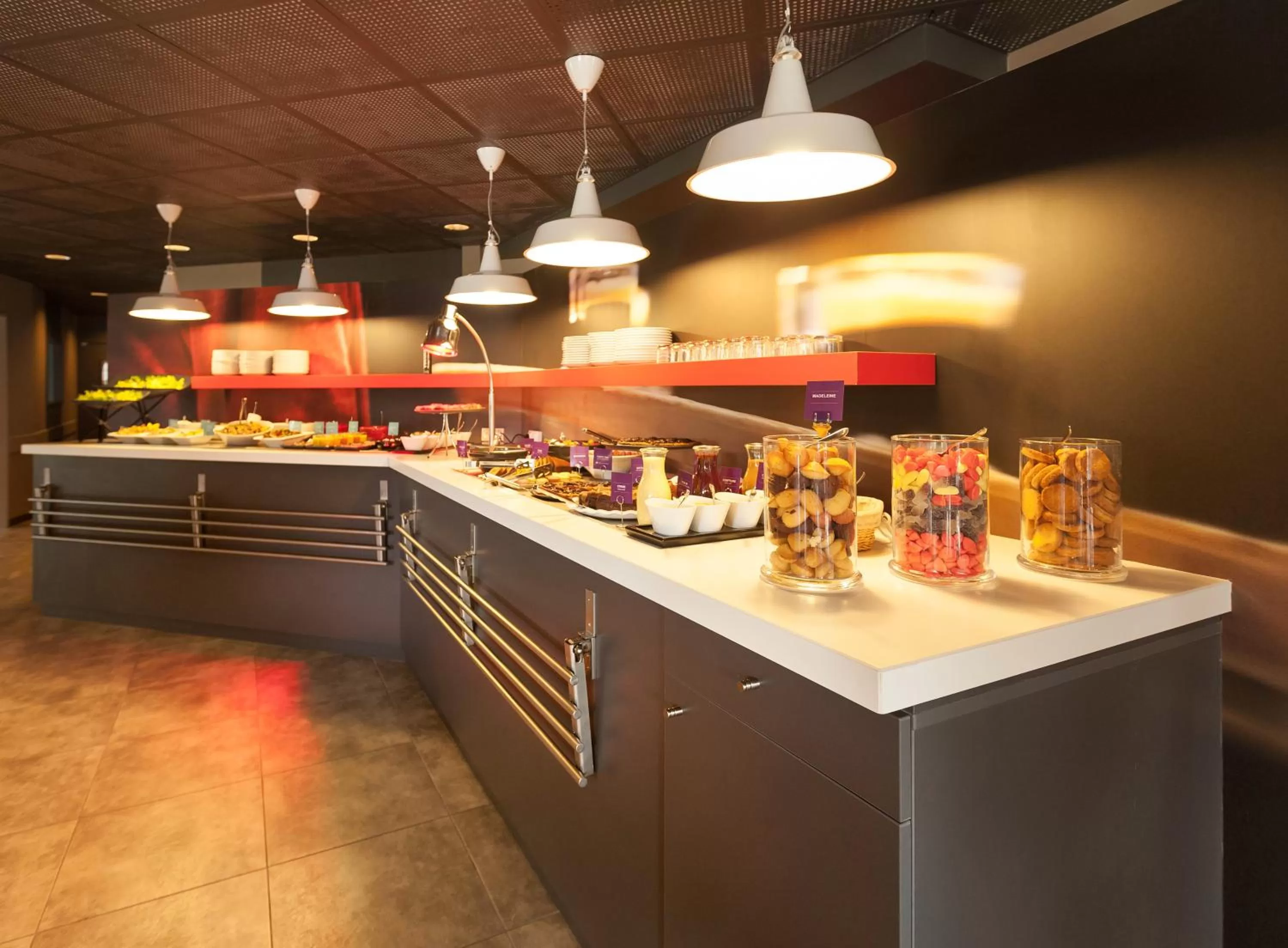 Restaurant/places to eat in Ibis Évry-Courcouronnes