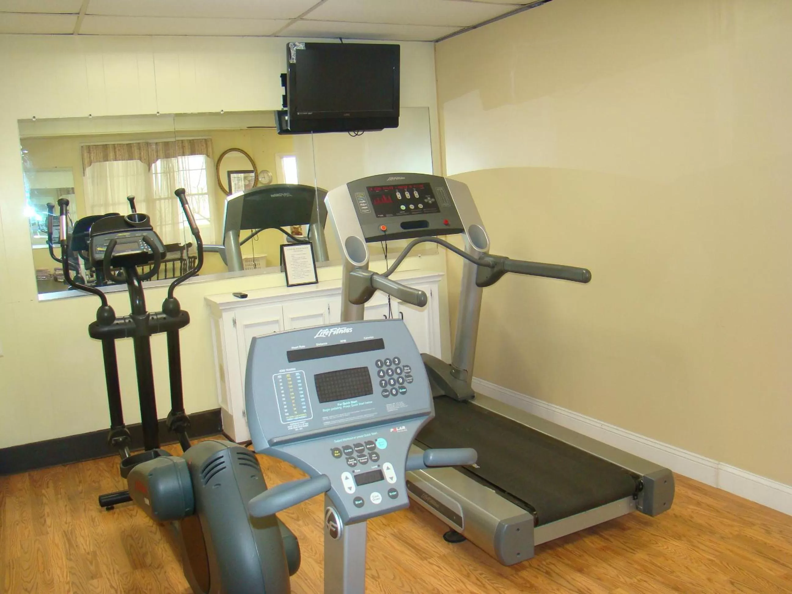 Fitness centre/facilities in Baymont by Wyndham Front Royal Near Shenandoah National Park
