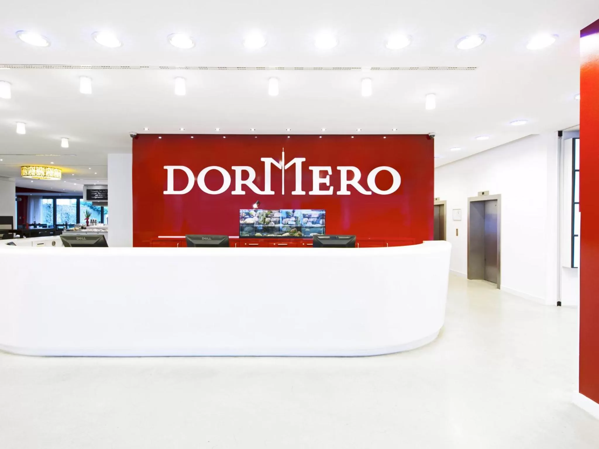 Lobby or reception in DORMERO Hotel Hannover