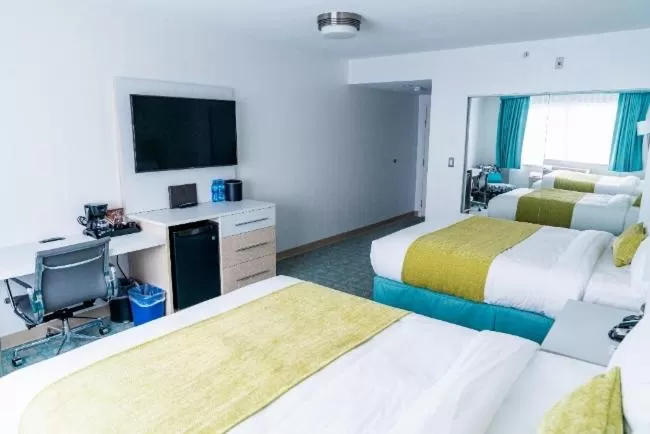 TV and multimedia, Bed in Coast Hotel & Convention Centre