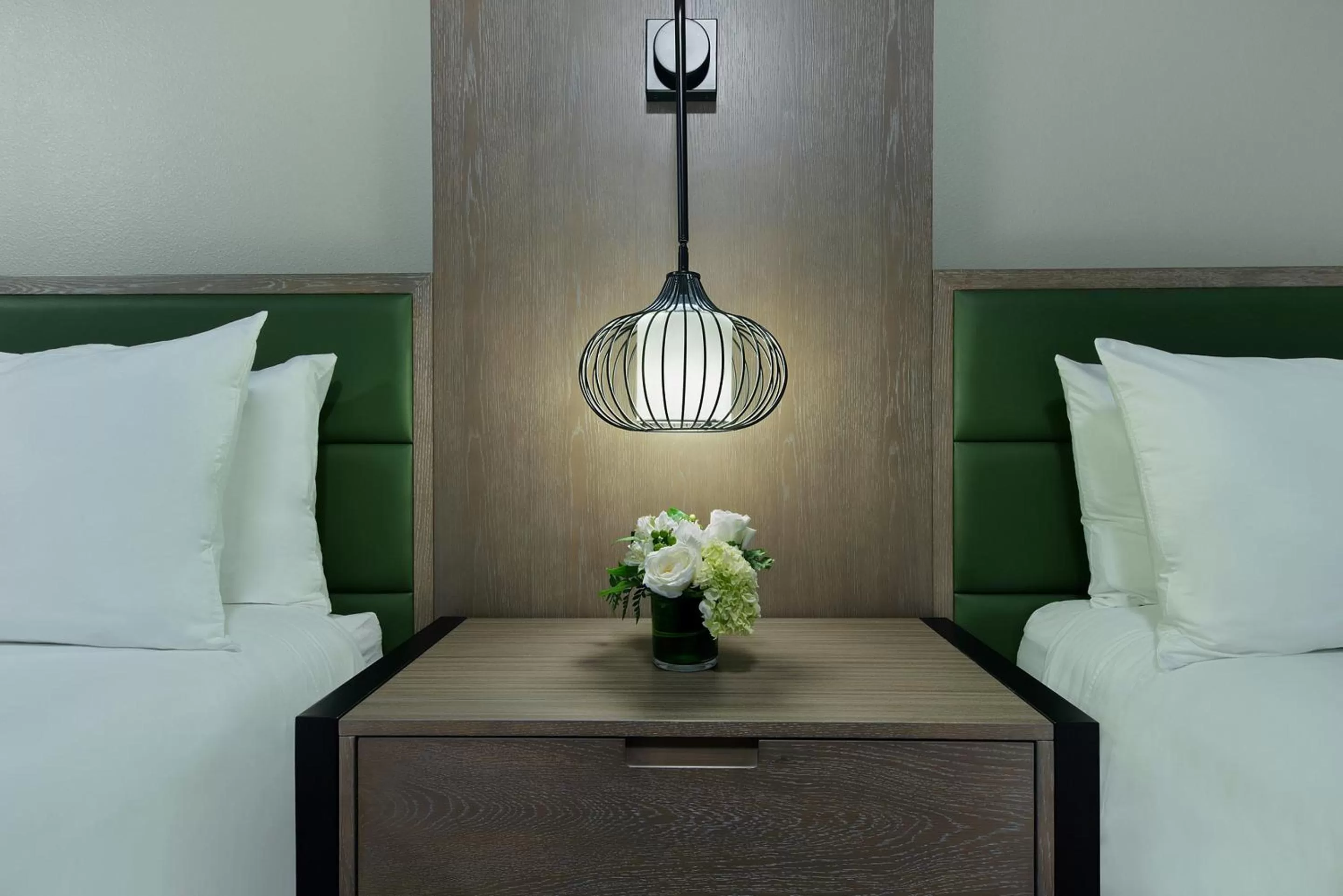 Bed in Oxford Suites Paso Robles