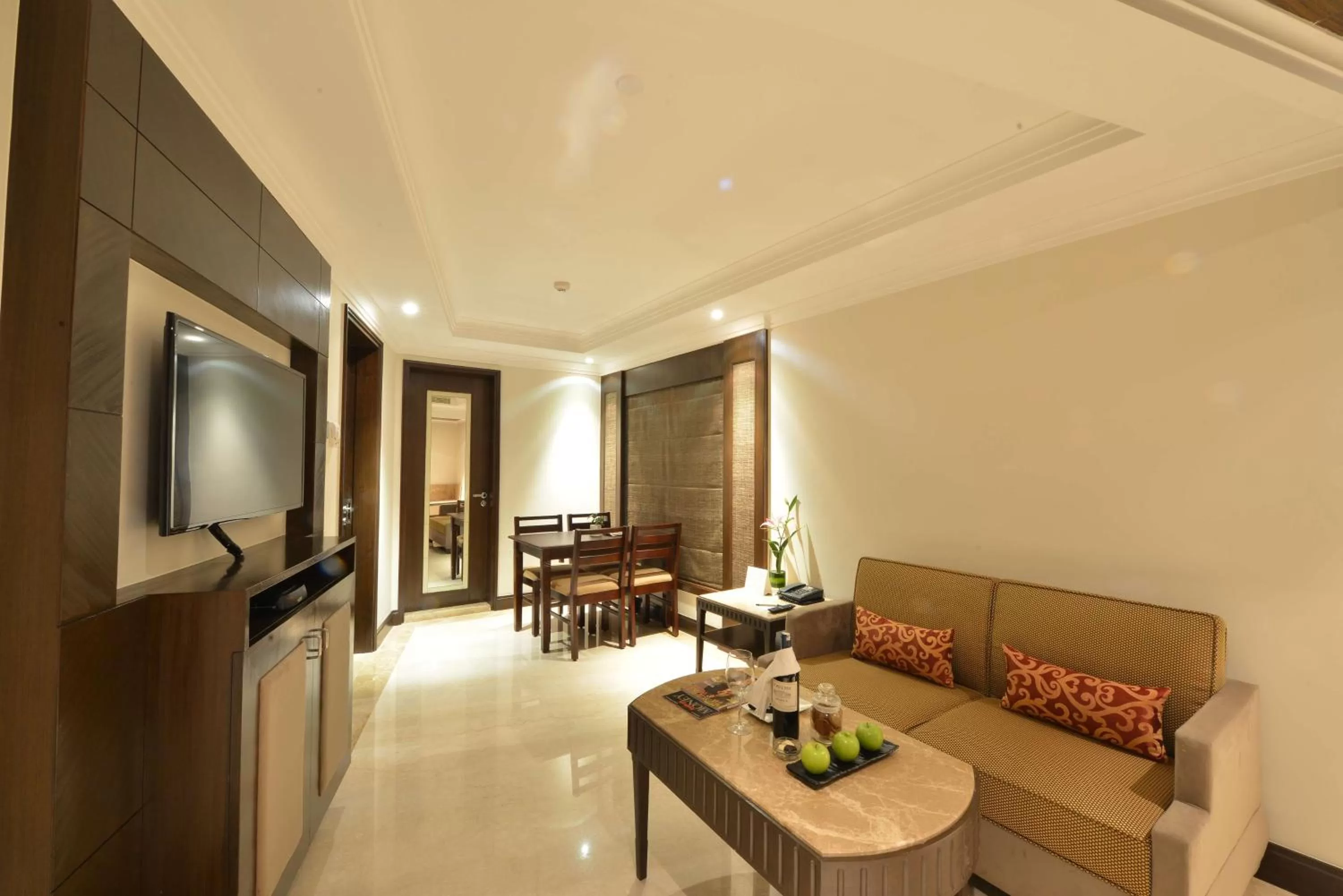 Living room in Ramada Plaza Chennai