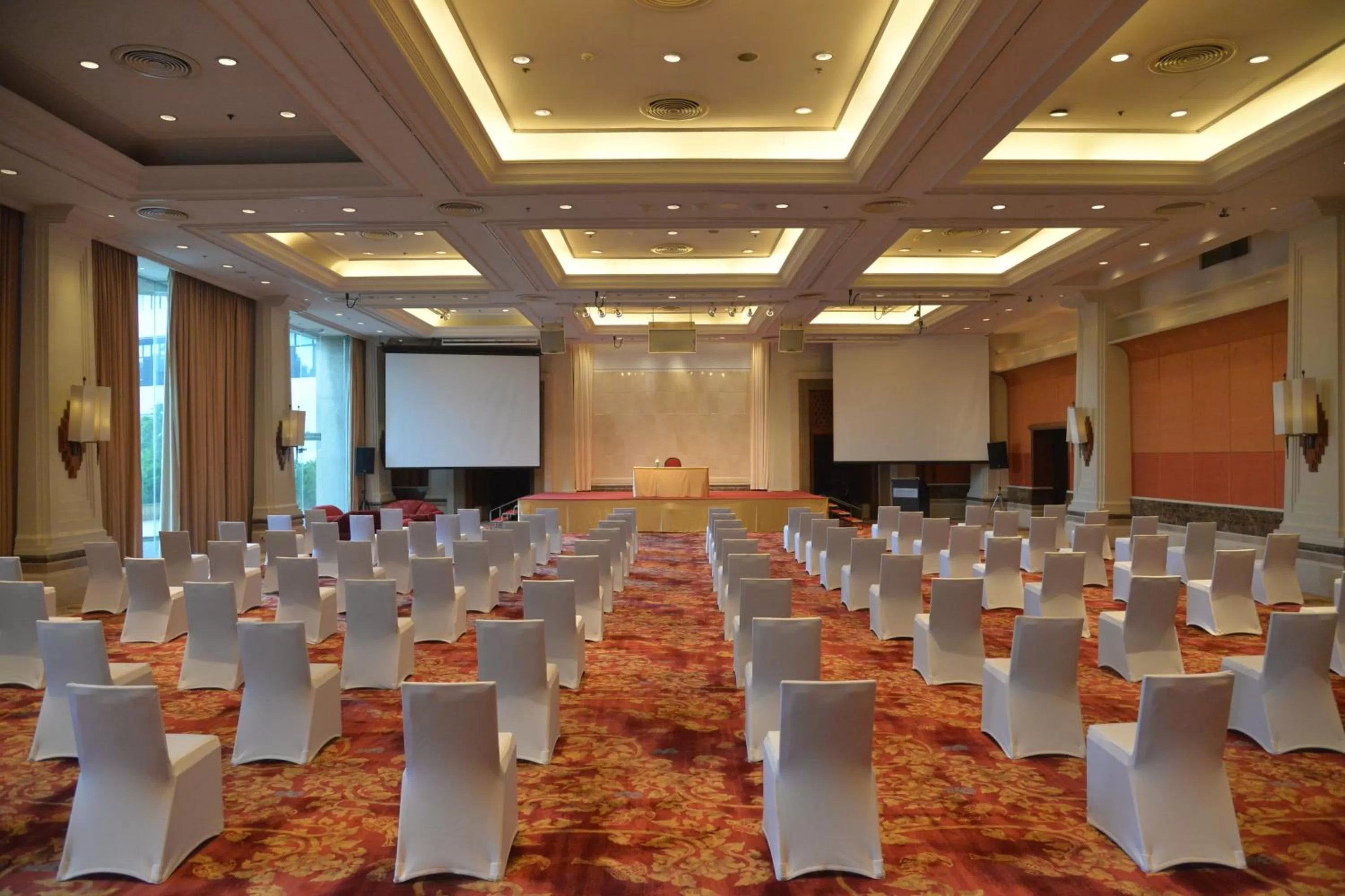 Meeting/conference room in Rama Gardens Hotel Bangkok