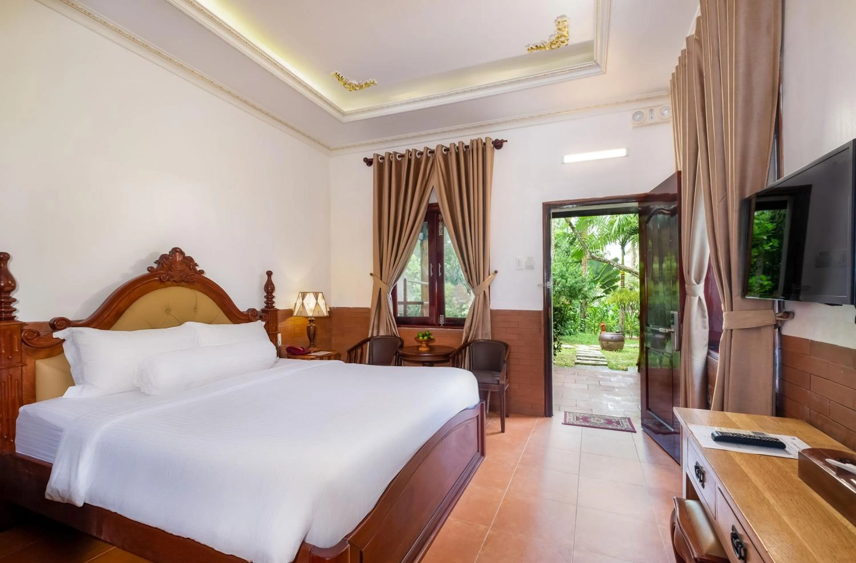 Photo of the whole room, Bed in Coco Palm Beach Resort