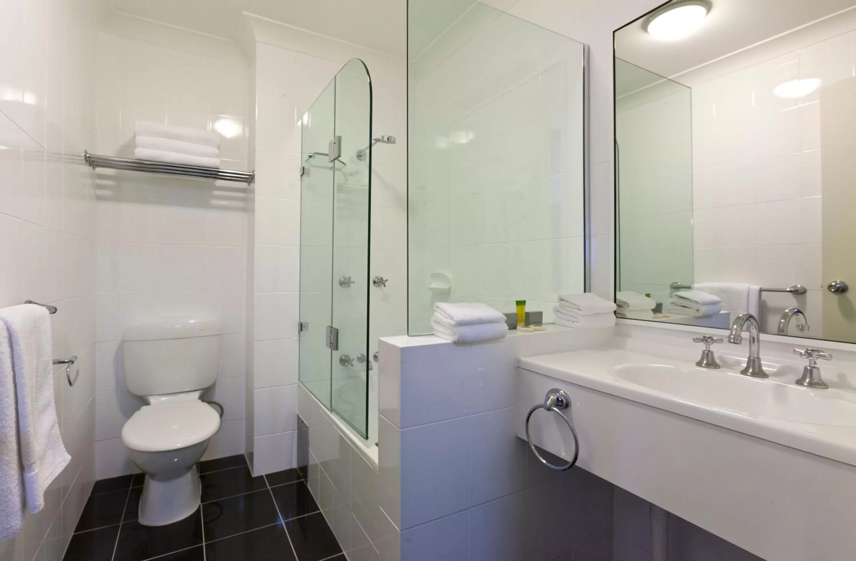Bathroom in ibis Styles Canberra Tall Trees