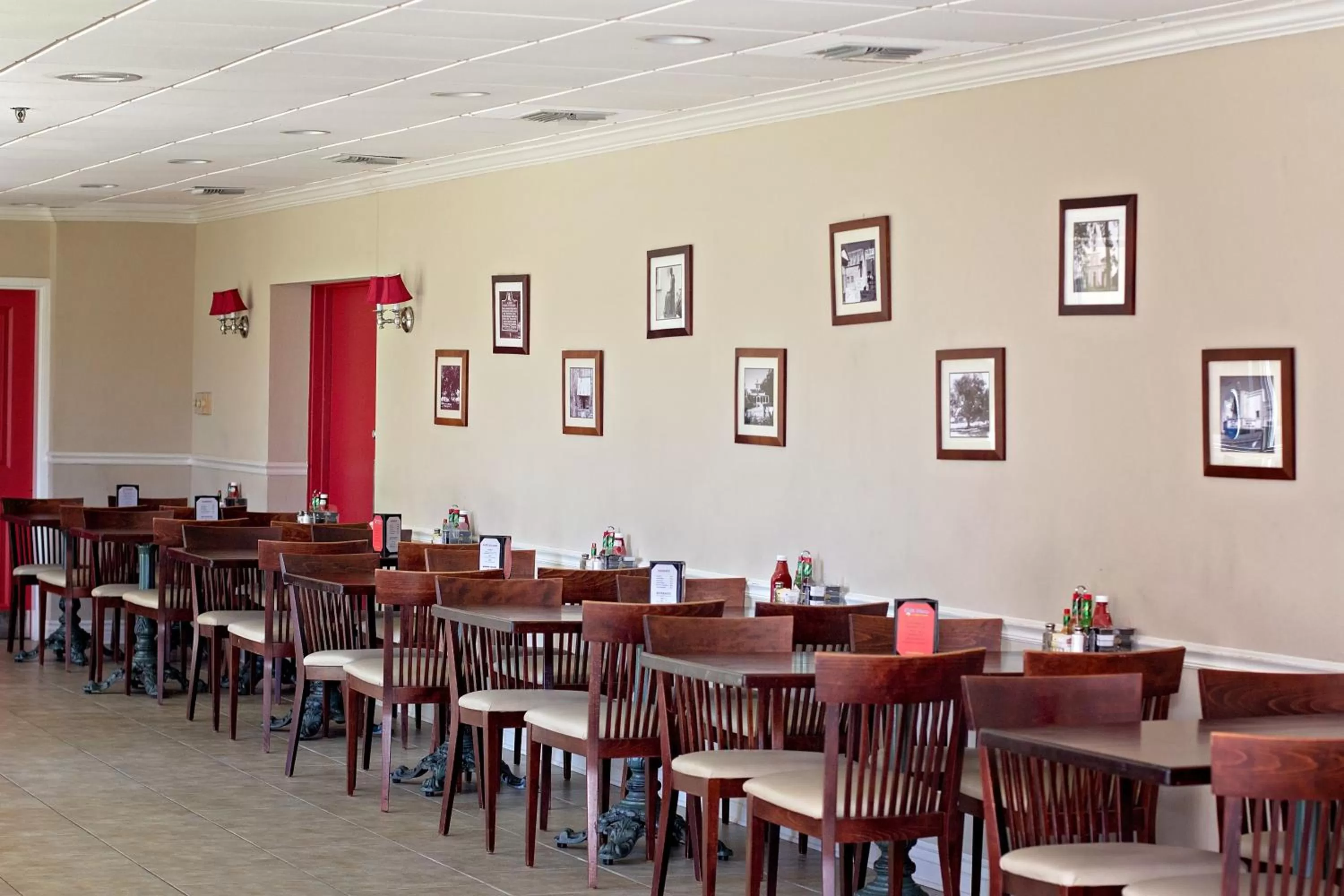 Restaurant/places to eat in Ramada by Wyndham New Iberia