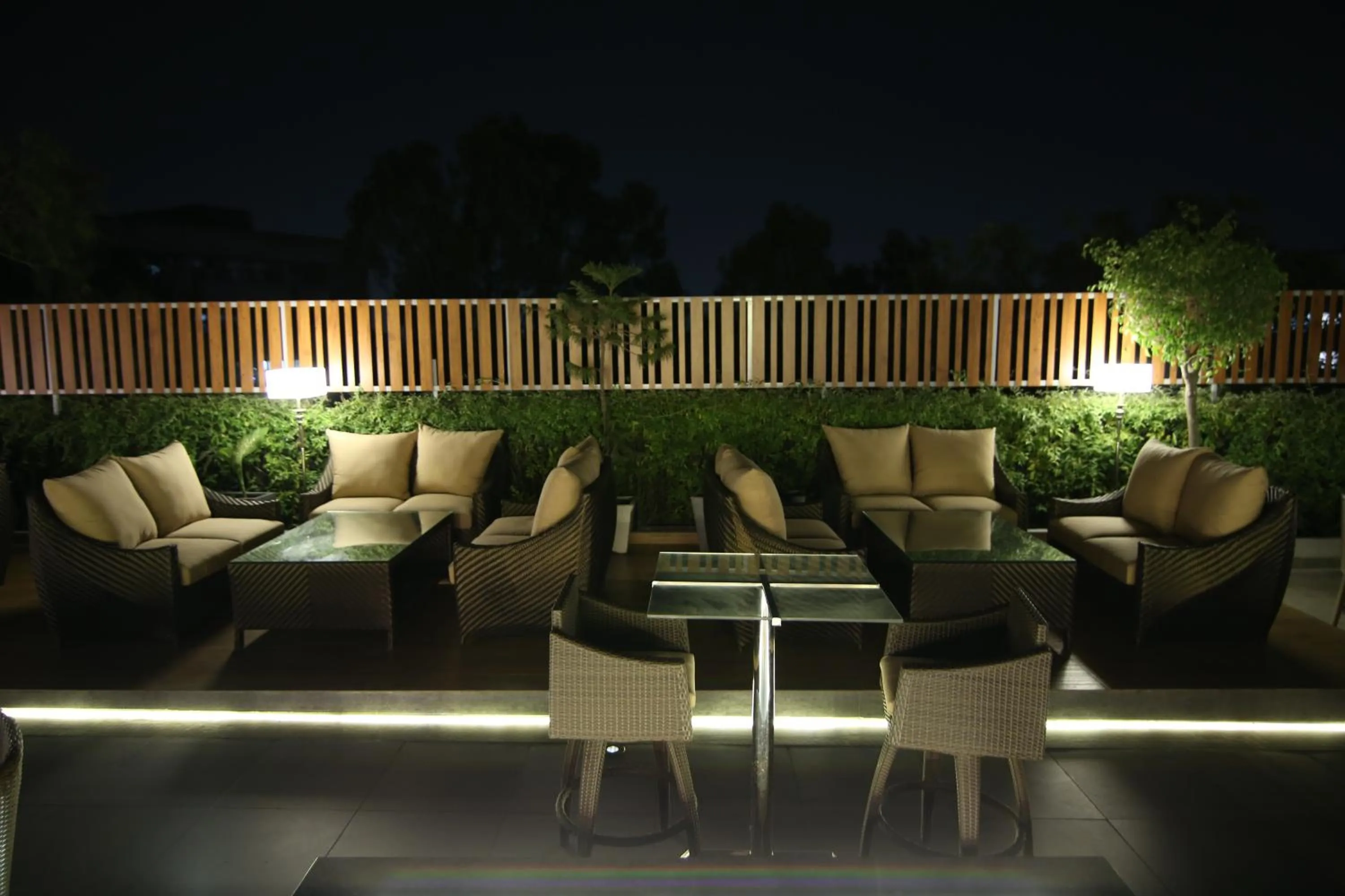 Evening entertainment in Hotel City Heart Premium