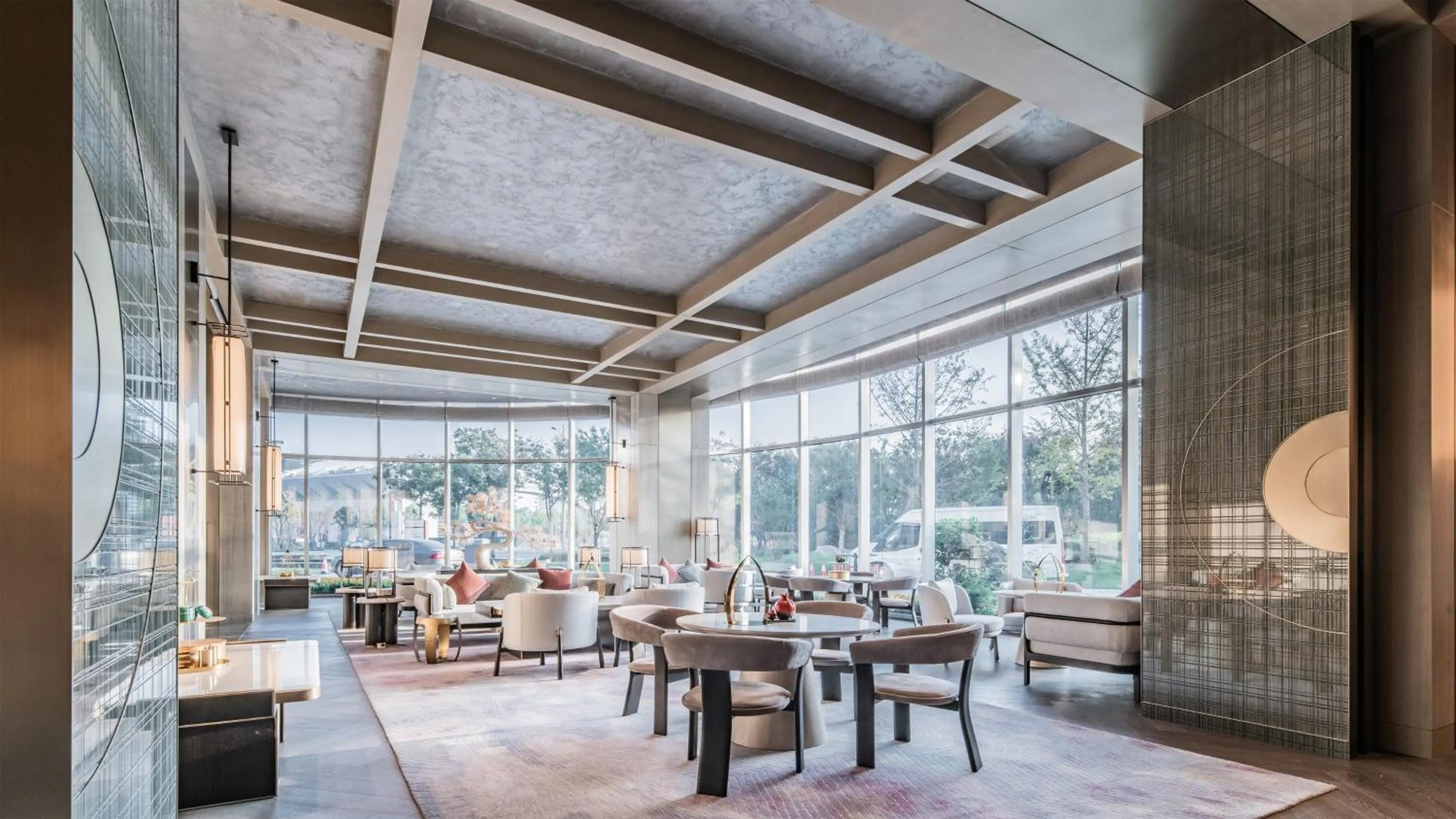 Lounge or bar in HUALUXE Xi'an Chanba by IHG-西安浐灞华邑酒店-Near Xi'an International Convention Exhibition Center and Shopping mall and The Romantic show of Xi'an-Free Luggage Storage-English Service