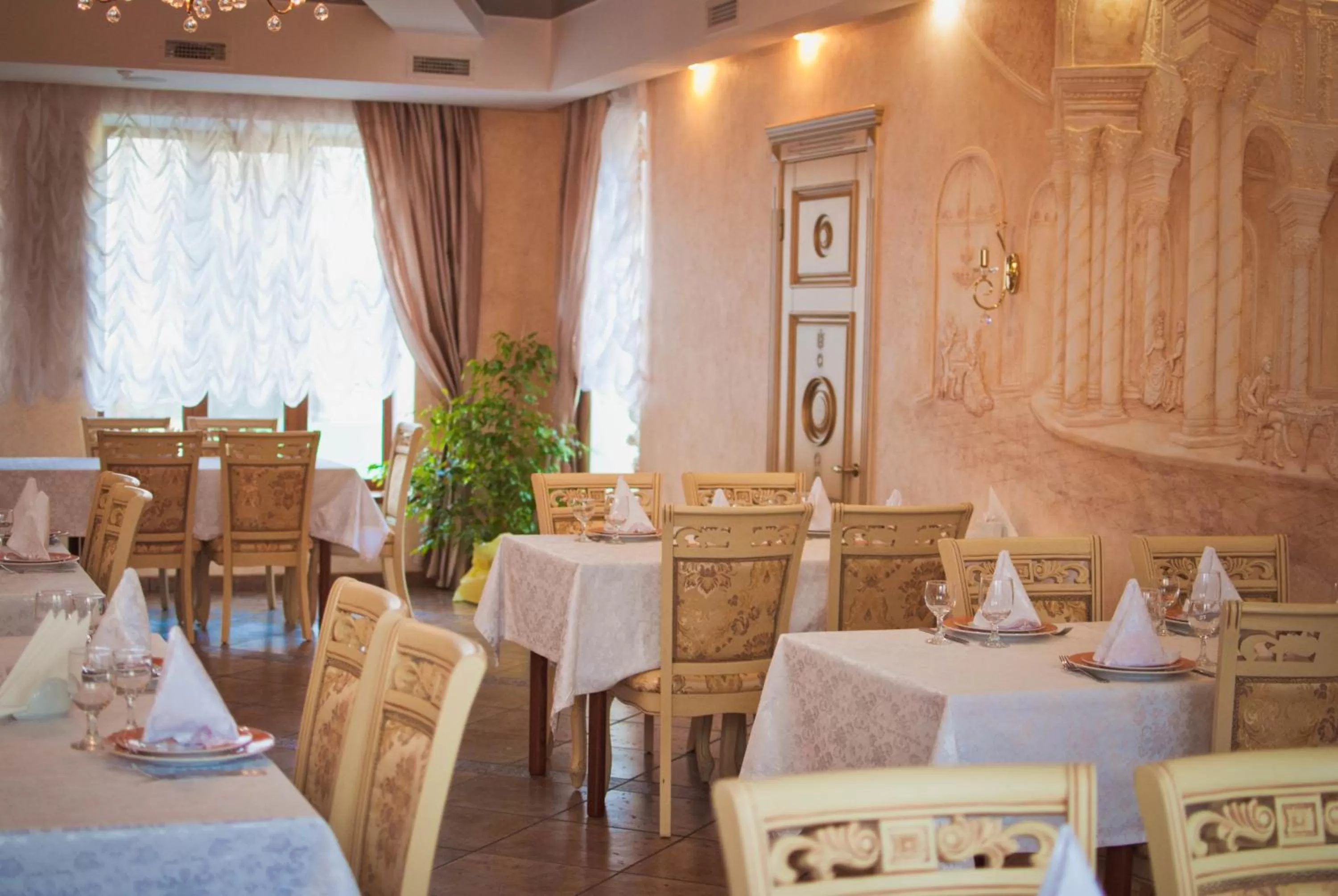 Restaurant/places to eat in Veles Hotel