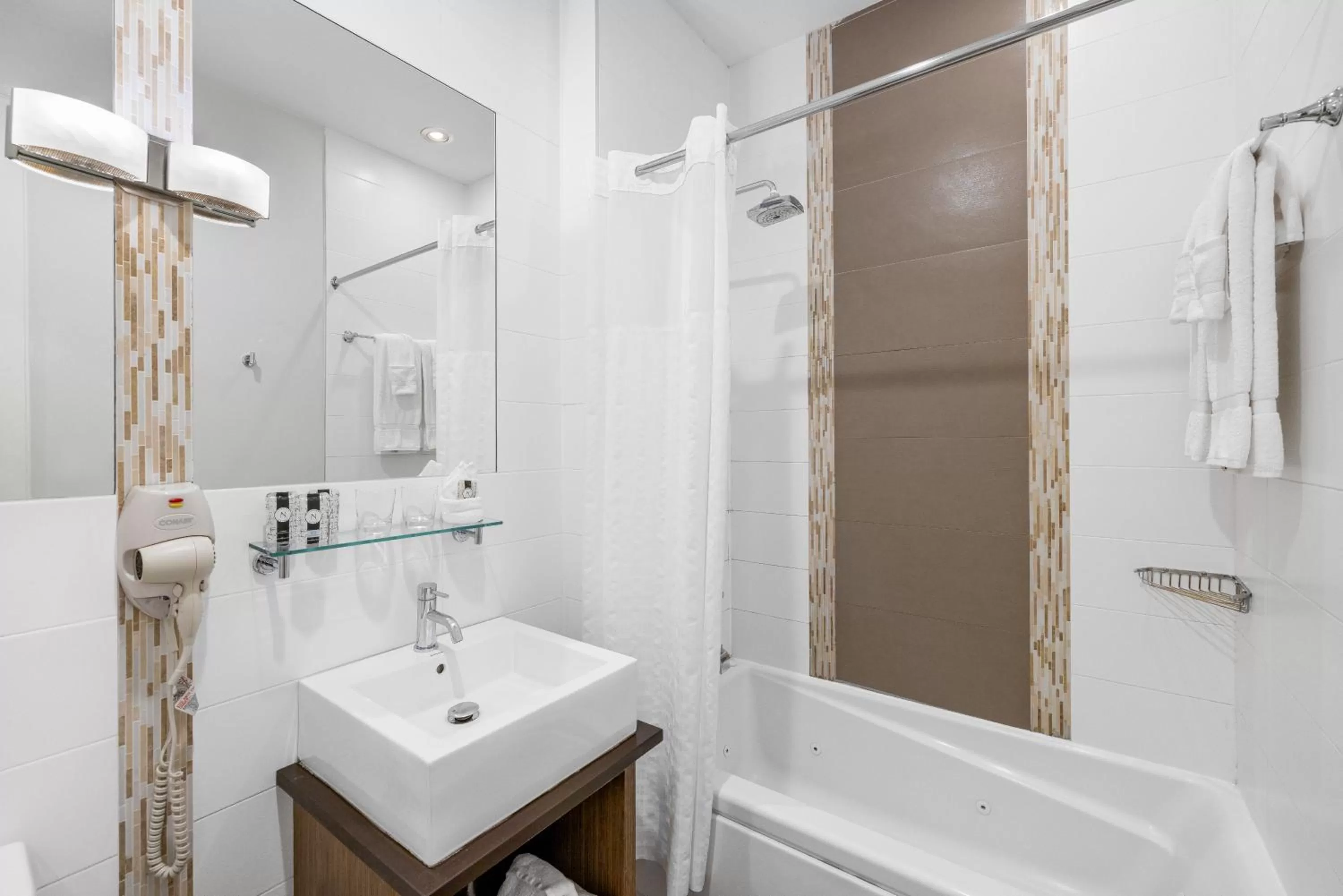 Shower in Aura Hotel Brooklyn