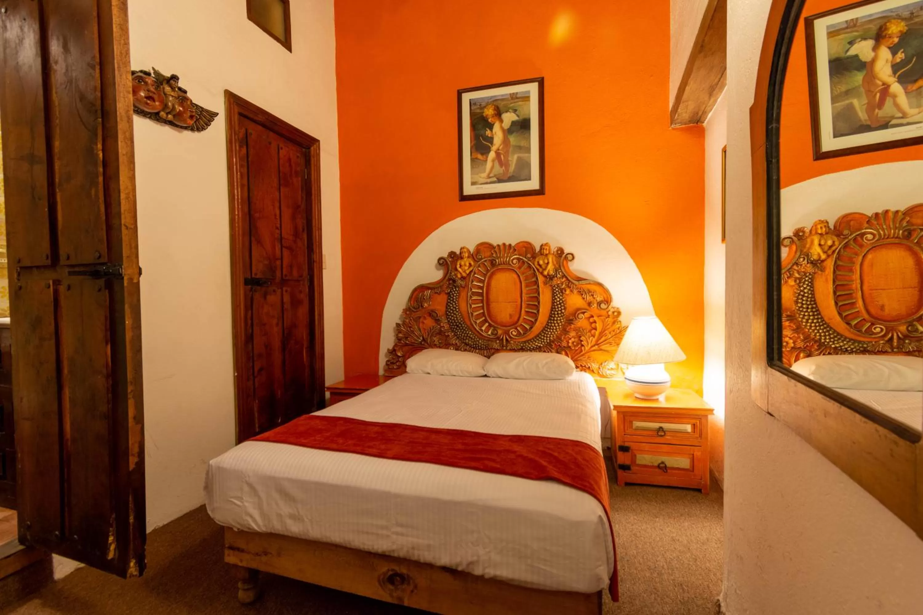 Photo of the whole room, Bed in Hosteria del Frayle
